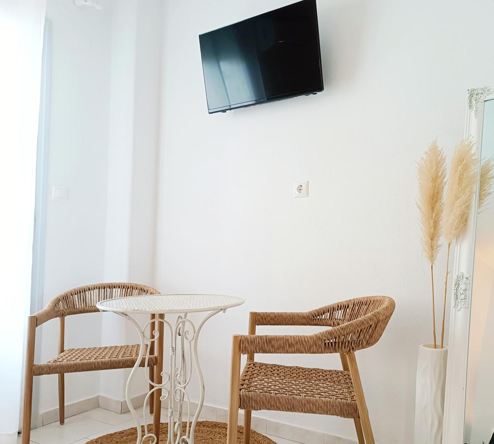 Apanema Paros