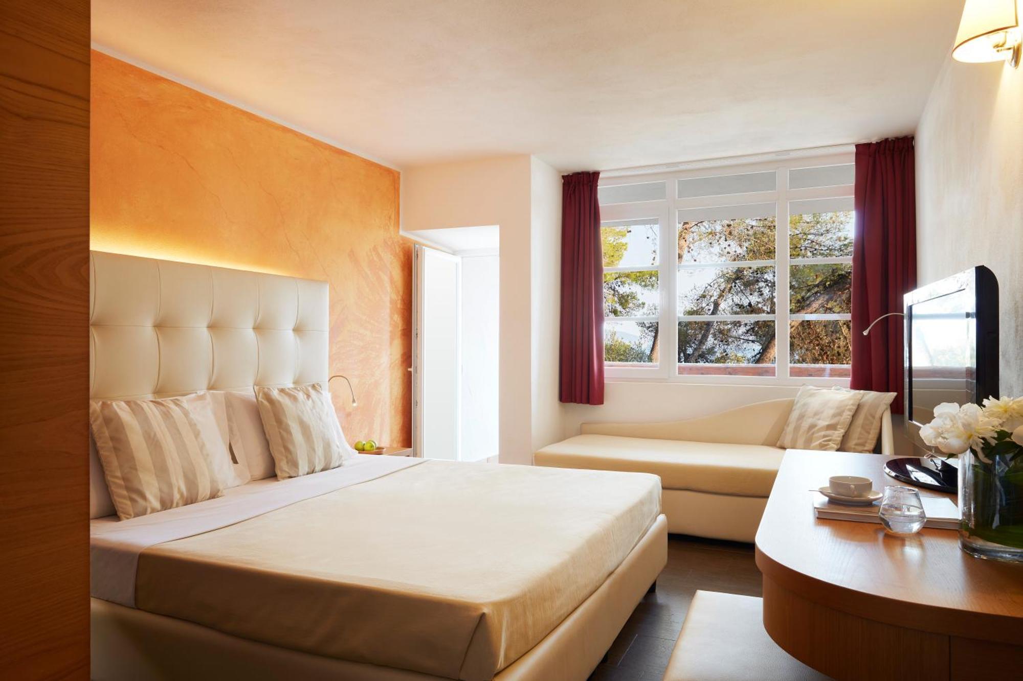 Resort Hydra 5*