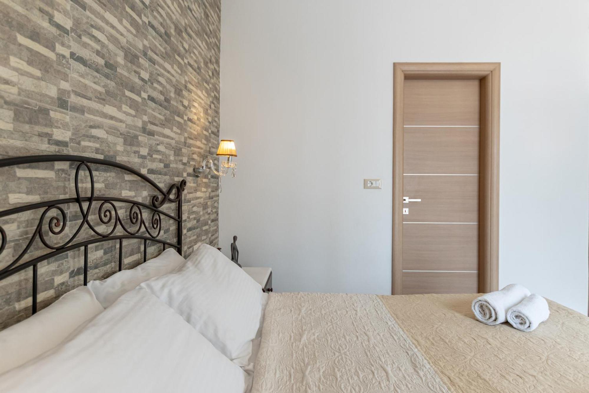 Kallisti Apartment