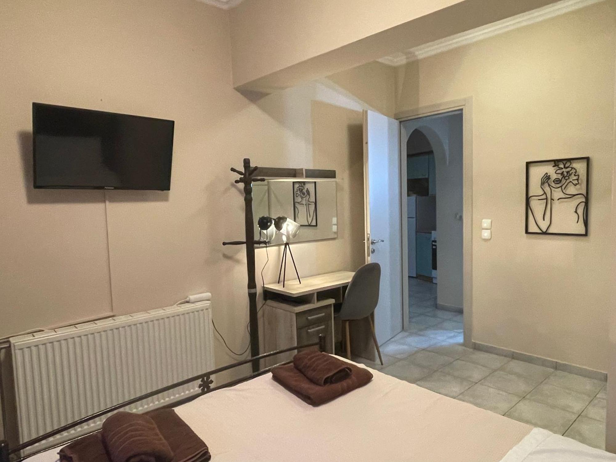 Ira Apartment
