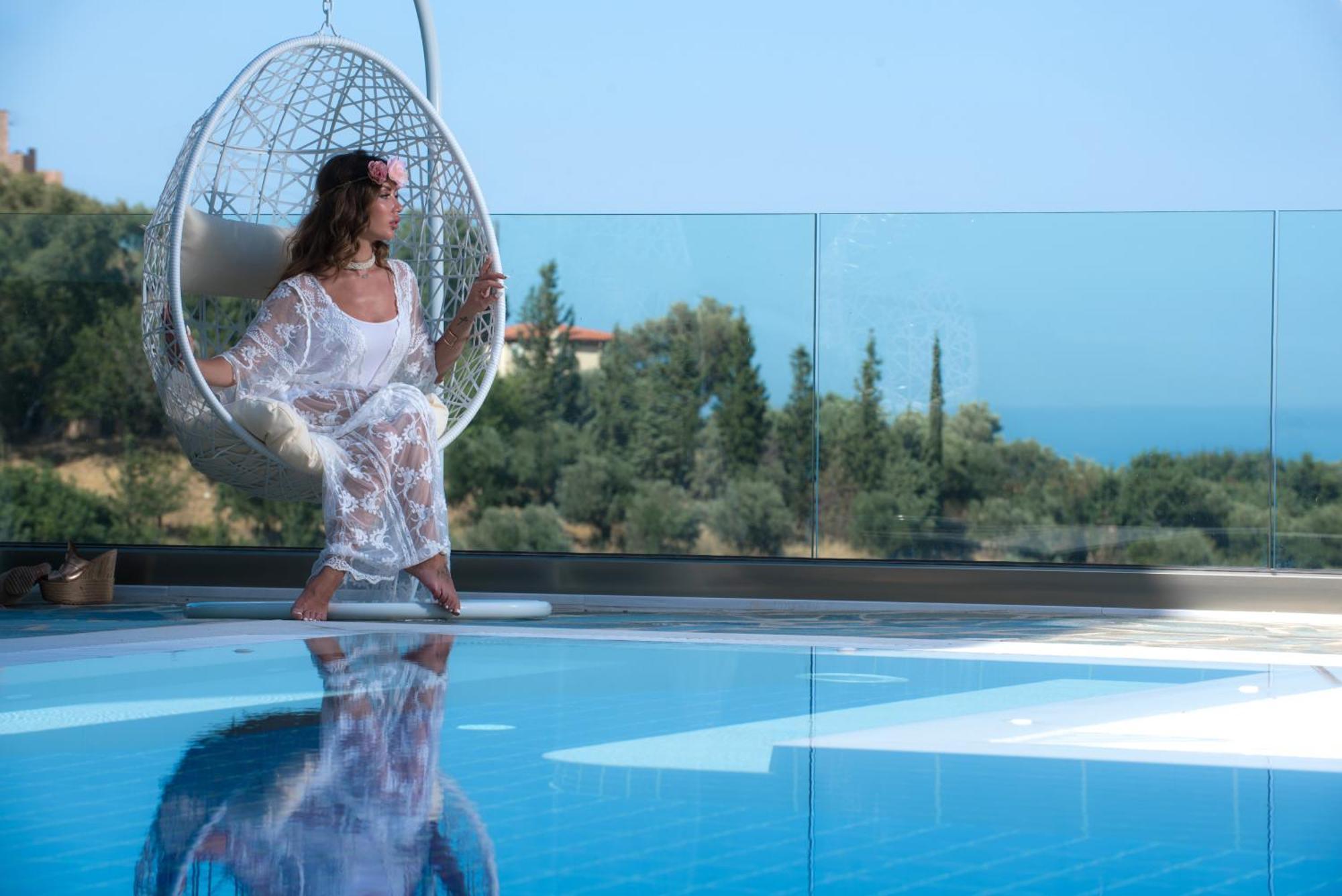 Artemis, Wine Dark Sea Villa *