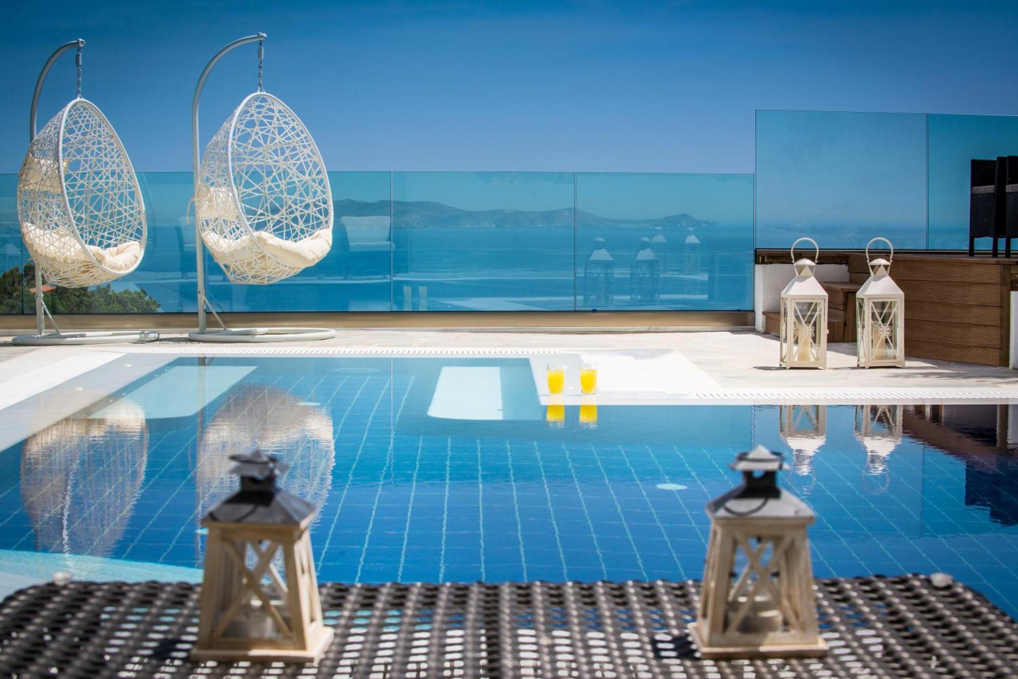 Villa Artemis, Wine Dark Sea