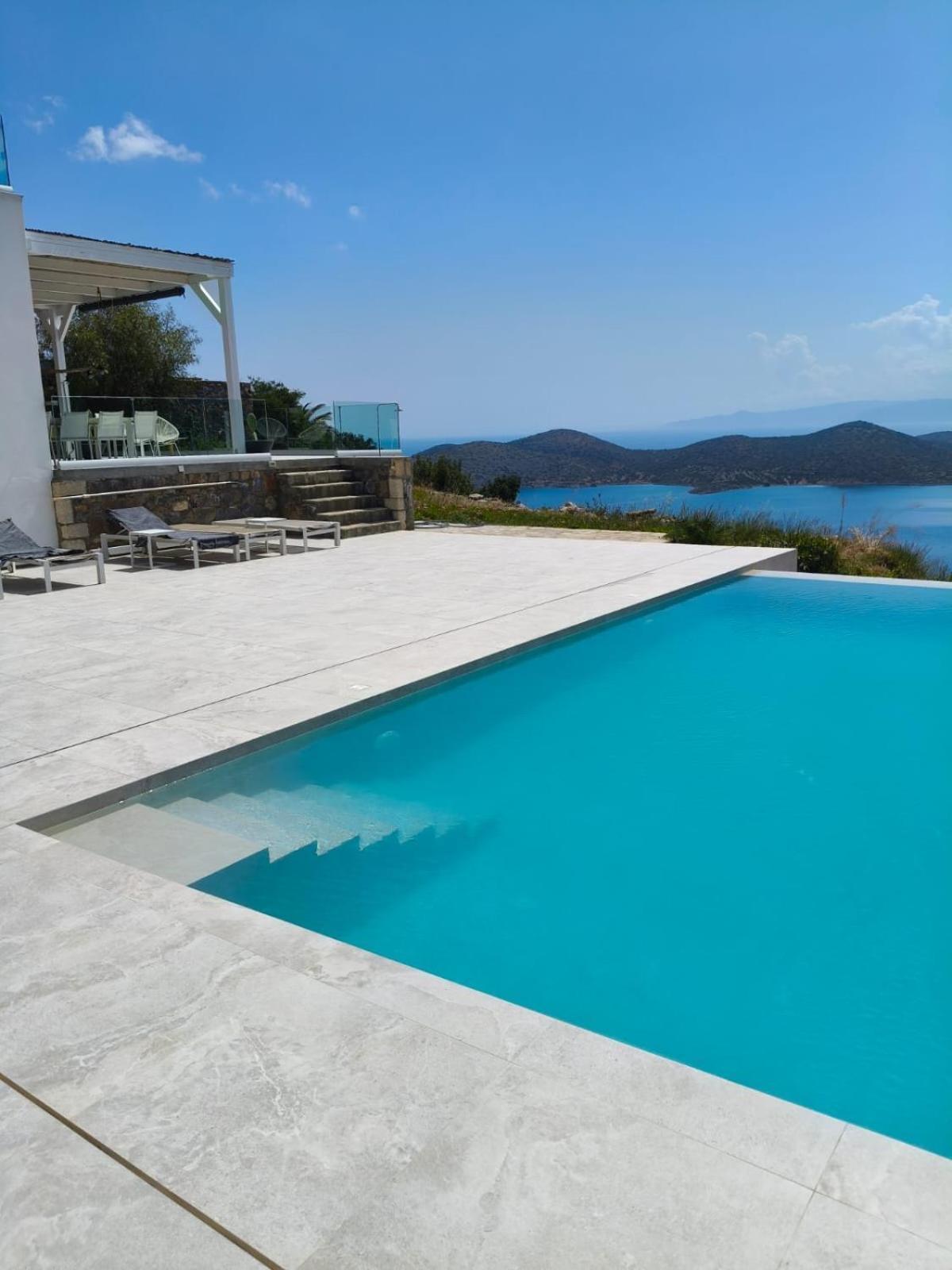 Villa Estee, Luxury With Private Infinity Pool And Jacuzzi *