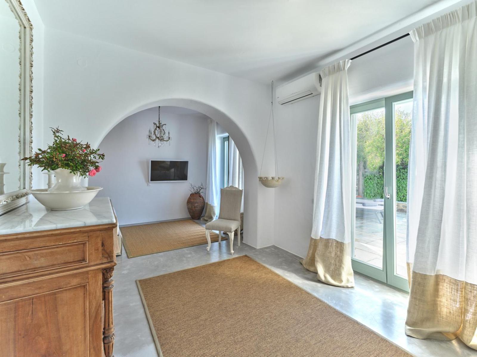 Joy With Private Pool, Close To Naoussa Villa Kostos