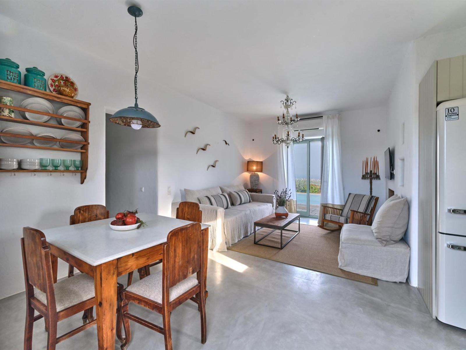 Joy With Private Pool, Close To Naoussa * Kostos