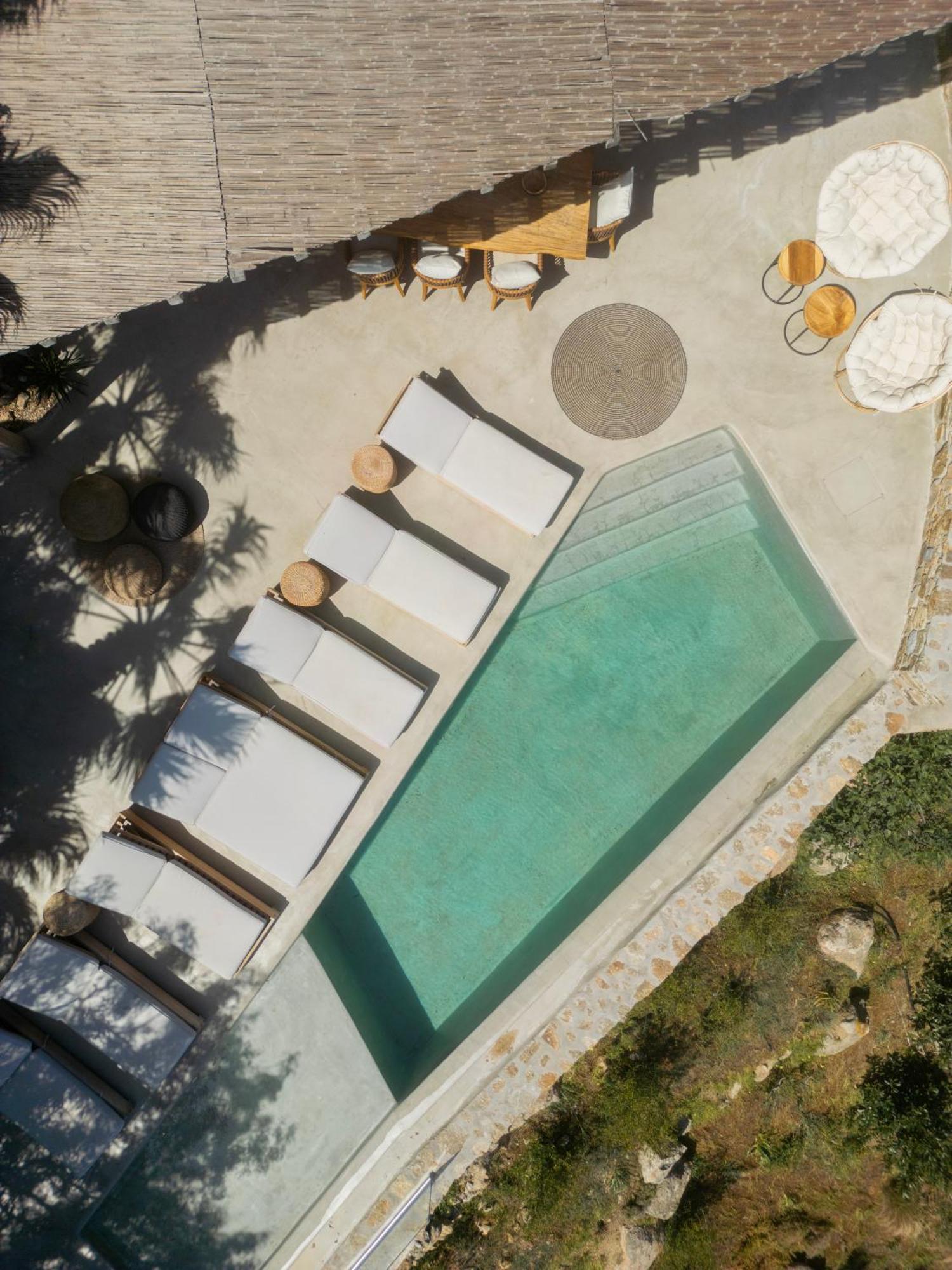 Pure Mykonos Plintri