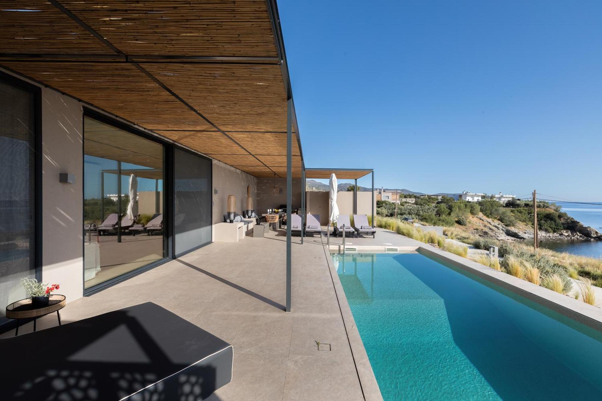 's Cave Seaside Villa *