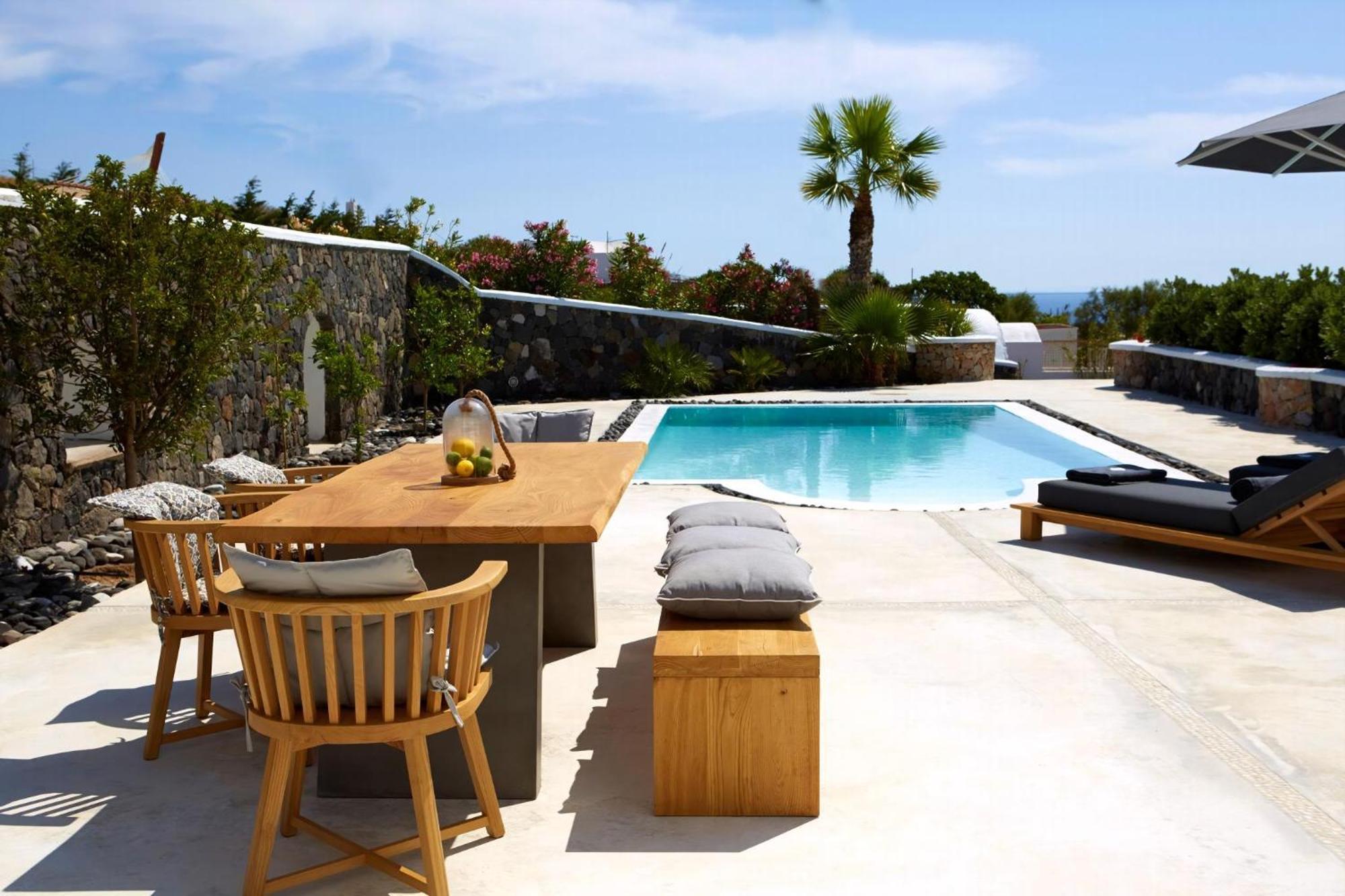 Lovely Santorini 3 Bedrooms Petra Private Pool Outdoor Dining Area Exo Gialos Villa Karterados (Santorini)