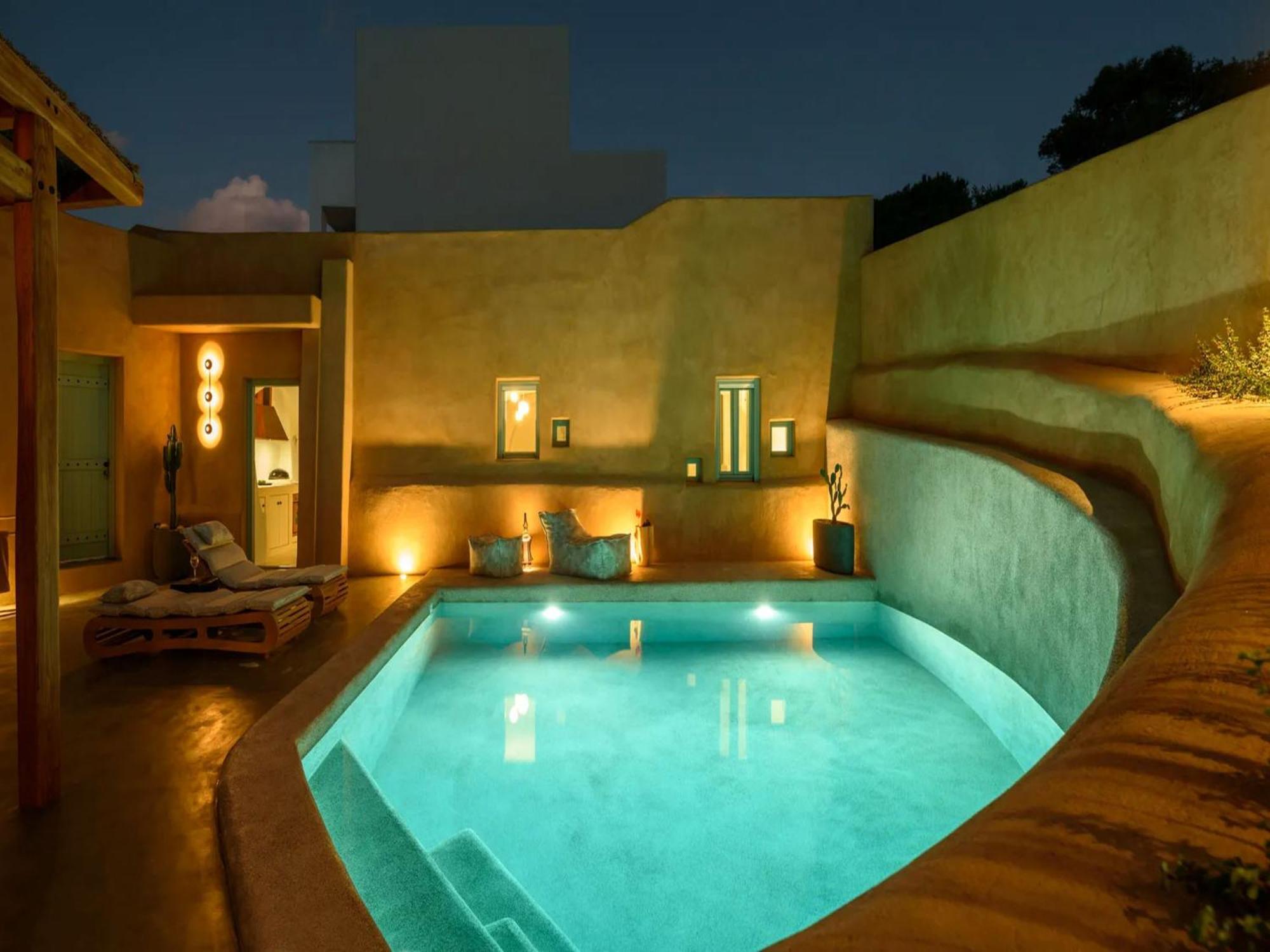 Luxury Santorini Potamos: Private Heated Pool Retreat Exo Gonia