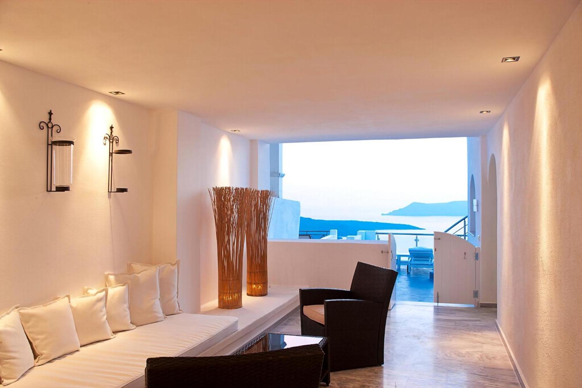 Venetian-Style Santorini Villa 1 Bedroom Villa Astroglia Beautiful Caldera Sea Views Private Jacuzzi Fira * Fira (Santorini)