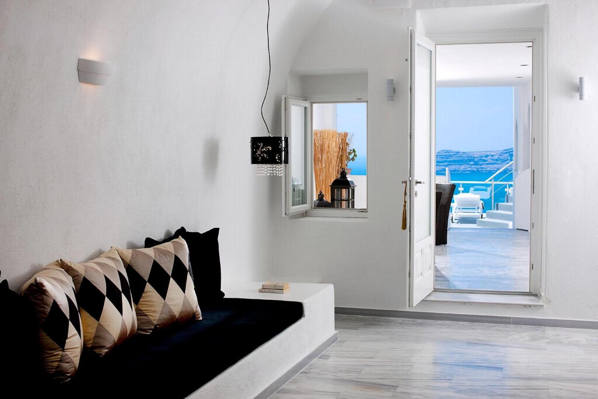 Venetian-Style Santorini Villa 1 Bedroom Villa Astroglia Beautiful Caldera Sea Views Private Jacuzzi Fira