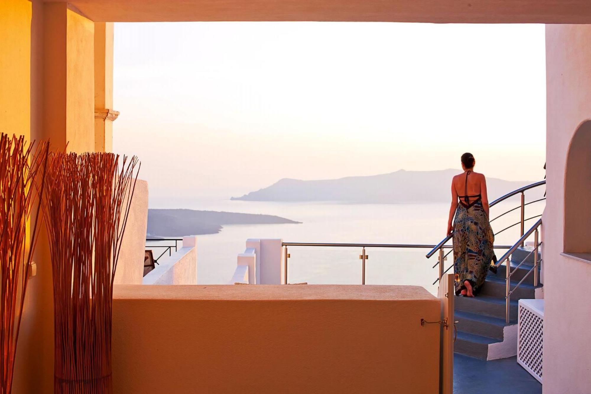 Venetian-Style Santorini Villa 1 Bedroom Villa Astroglia Beautiful Caldera Sea Views Private Jacuzzi Fira Villa
