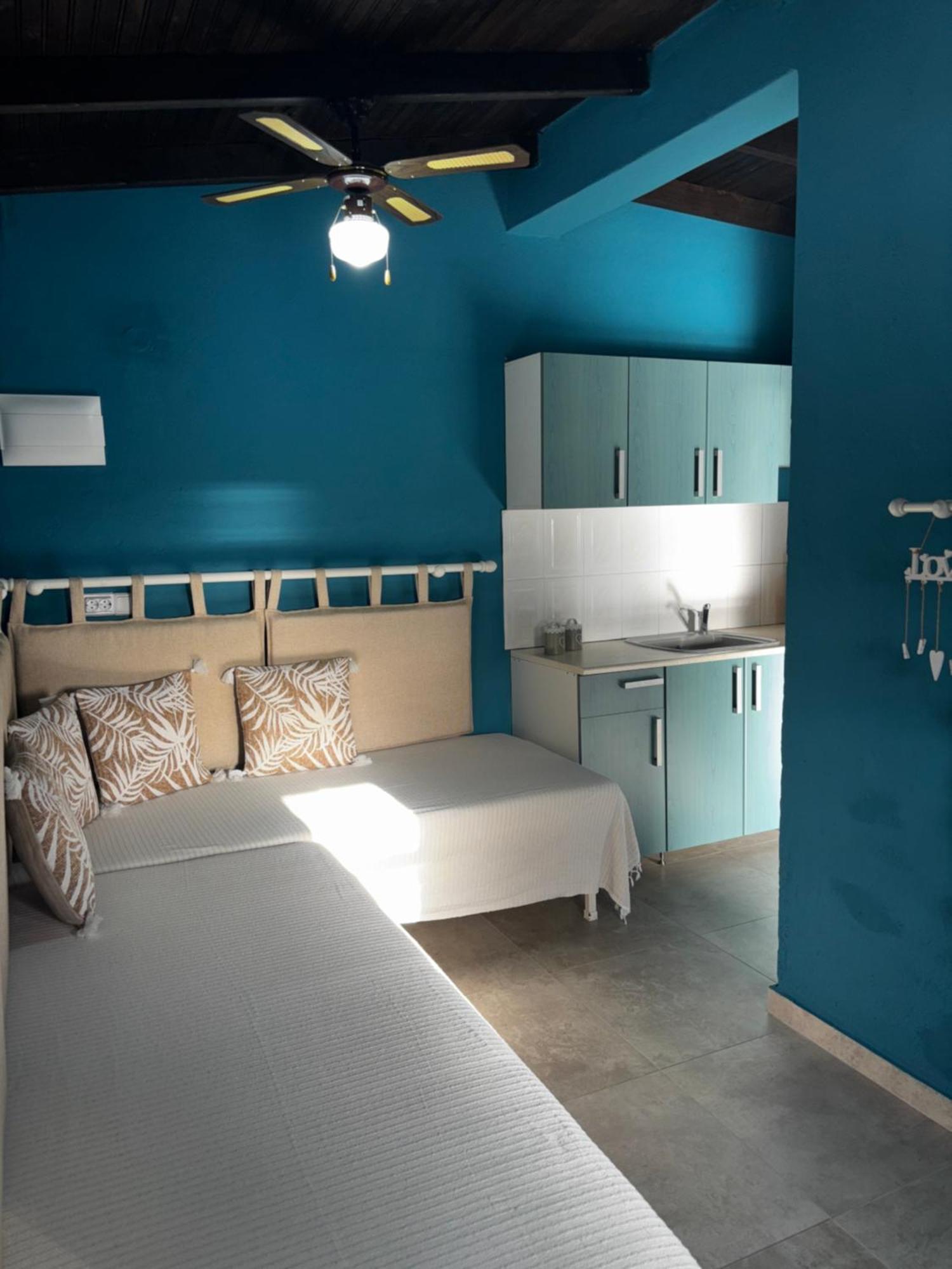 Nine 9 Beachfront Apartment Nea Kallikrateia