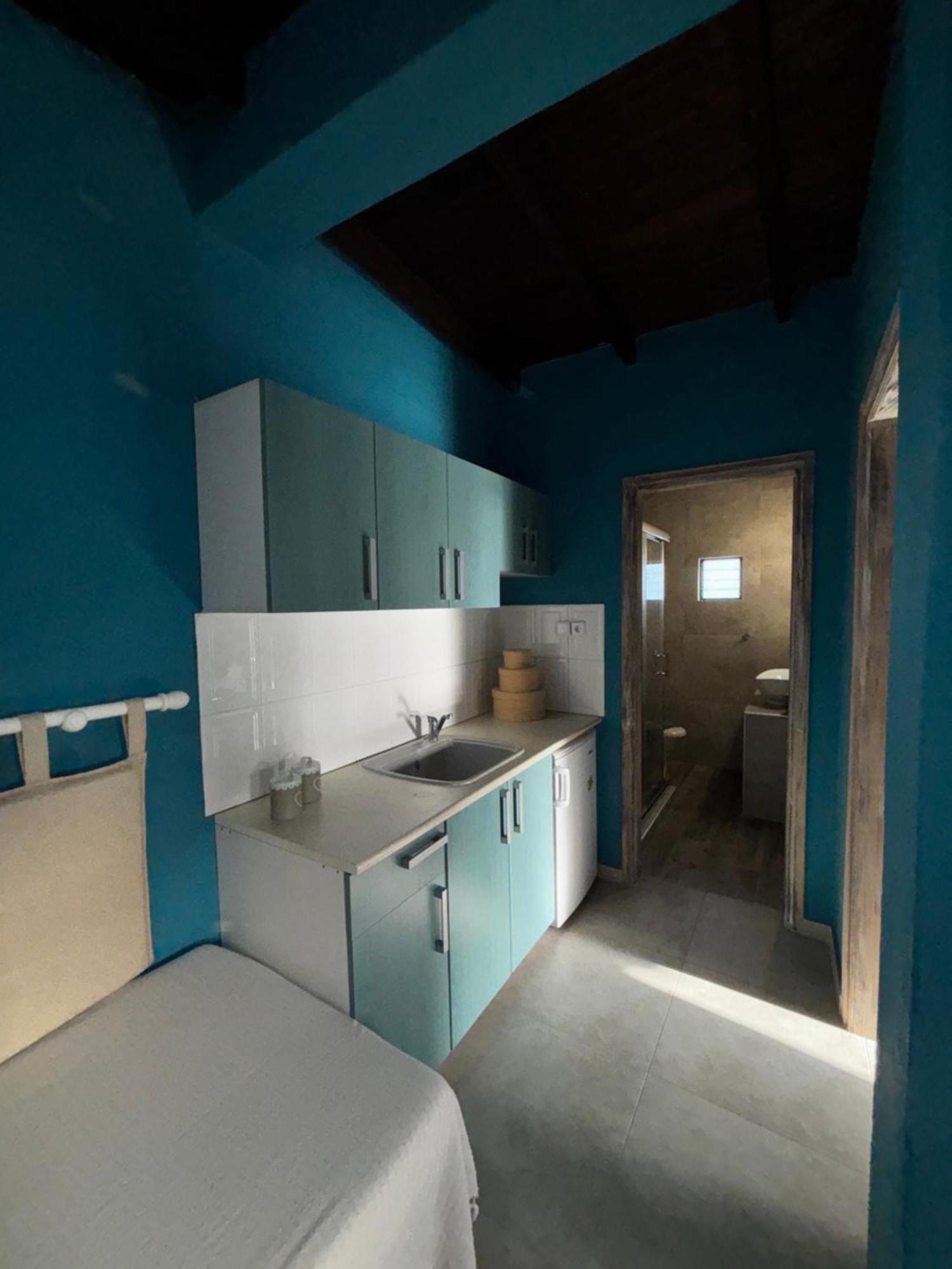 Nine 9 Beachfront Apartment *