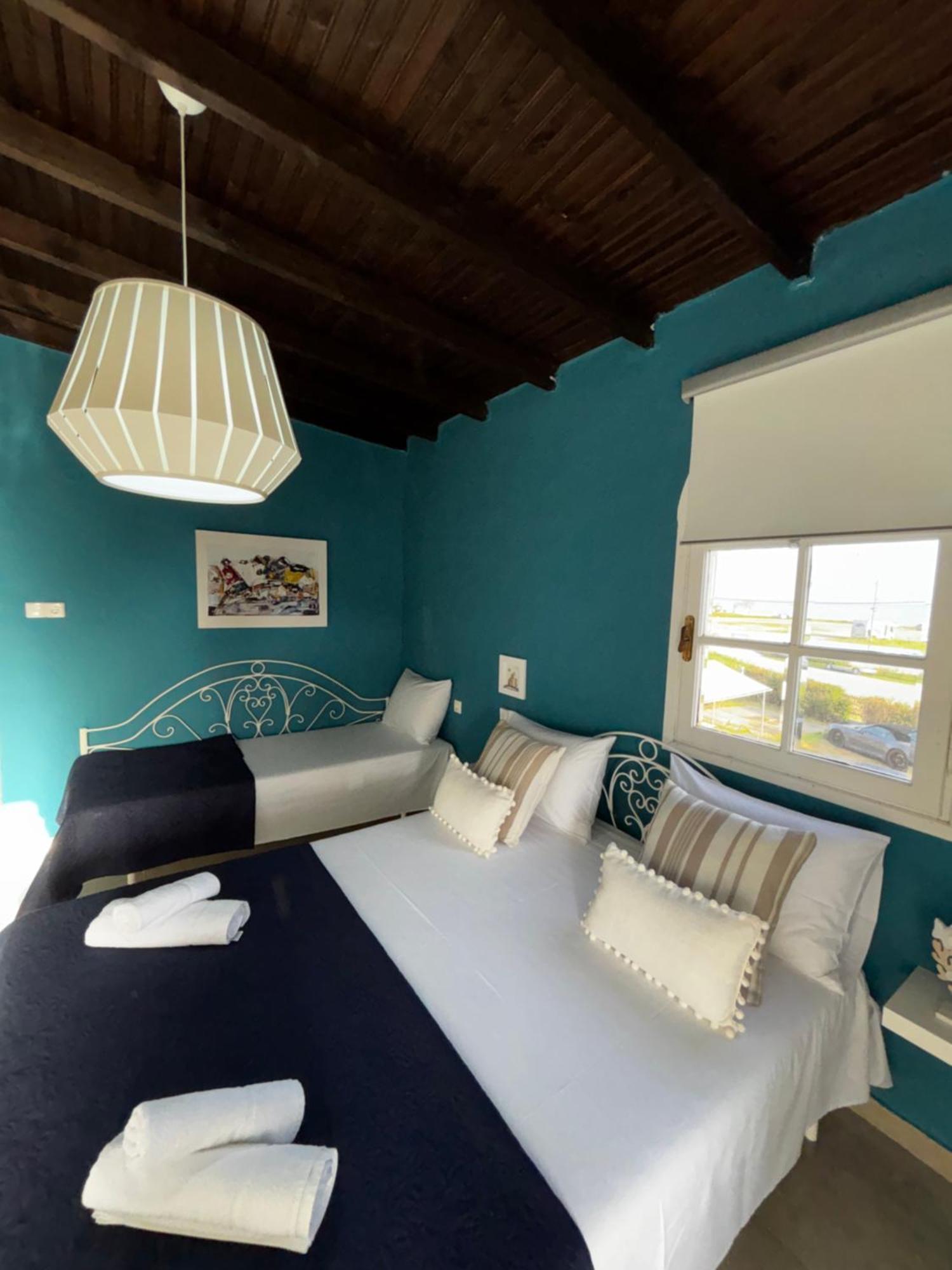 Nine 9 Beachfront Apartment *