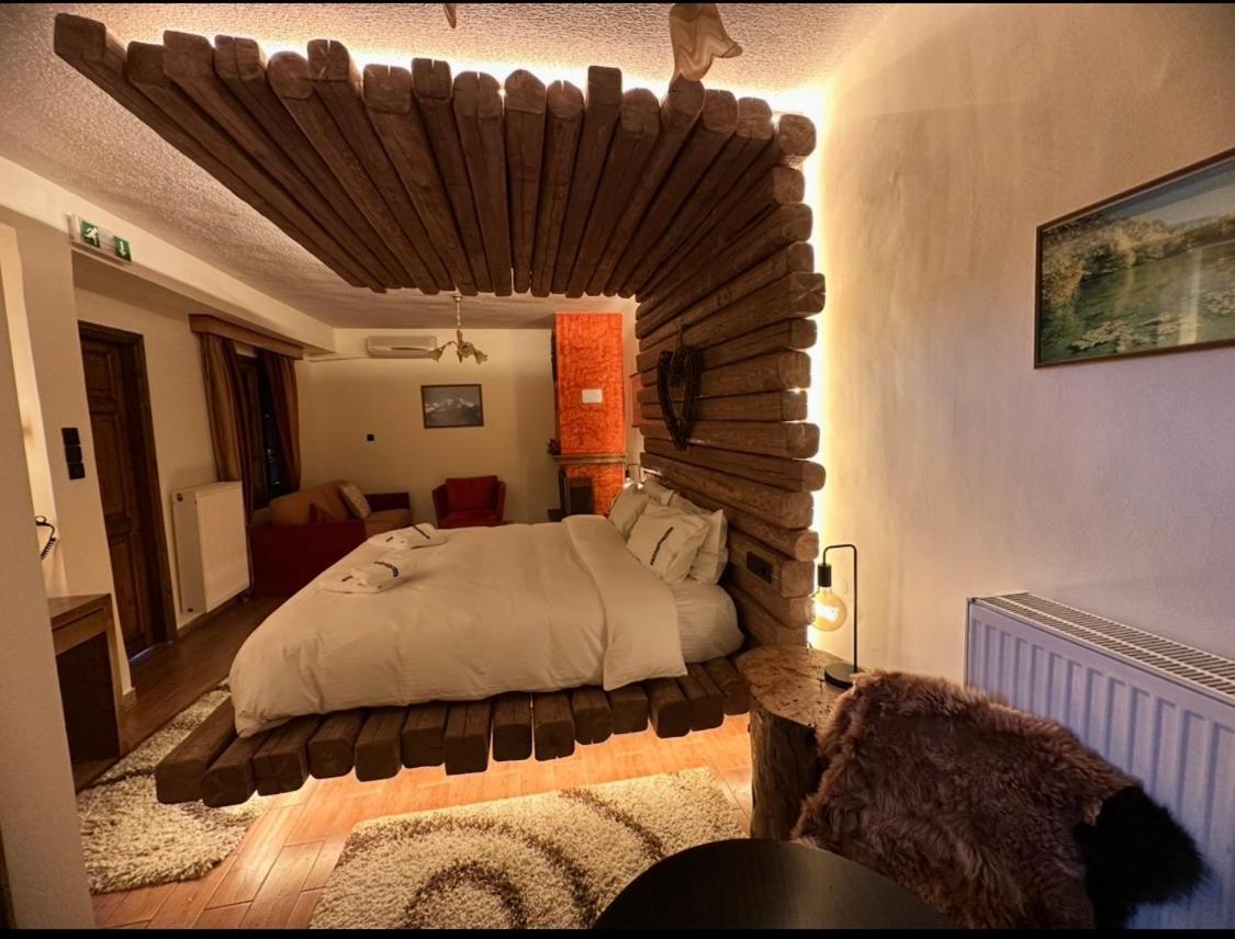 4 Mountain Hills Mega Chorio