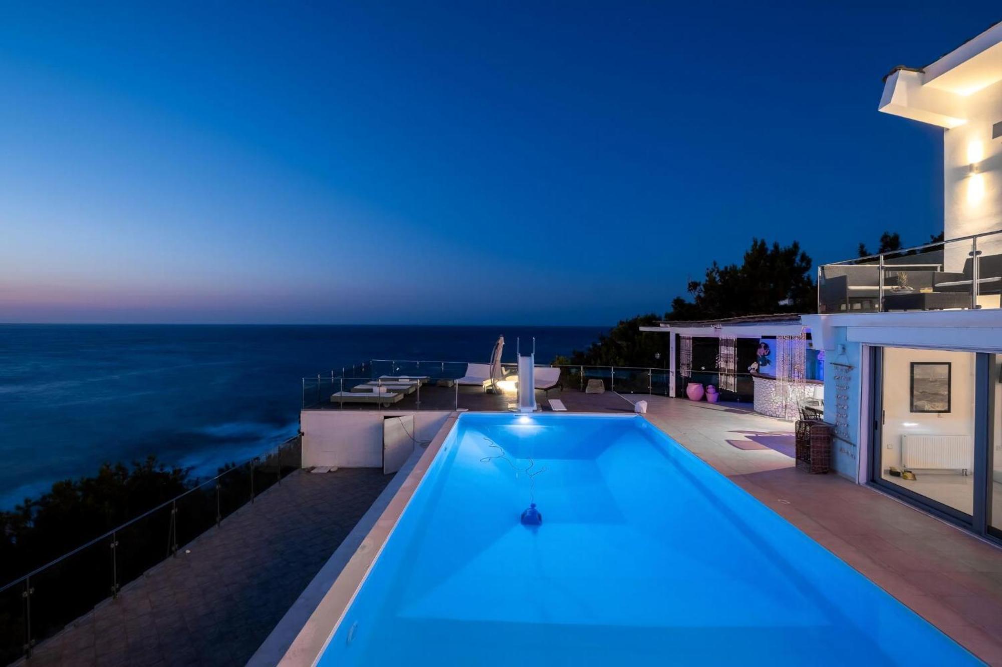 Villa Ikaria Beachfront 7 Bedrooms Indigo Blue Haven Infinity Pool With Stunning Aegian Sea Views Gialiskari