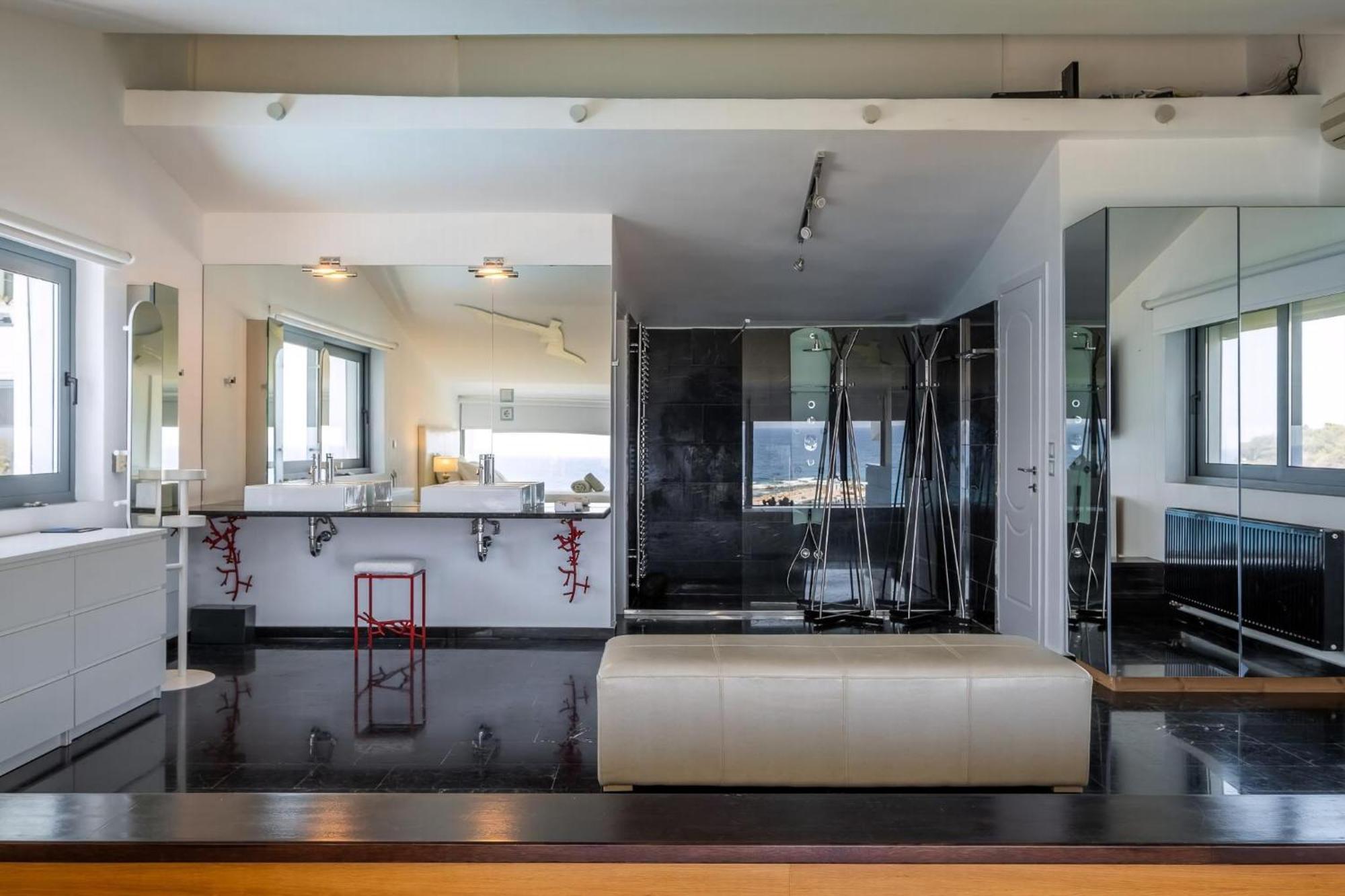 Ikaria Beachfront 7 Bedrooms Indigo Blue Haven Infinity Pool With Stunning Aegian Sea Views Gialiskari Villa Gialiskari (Icaria)
