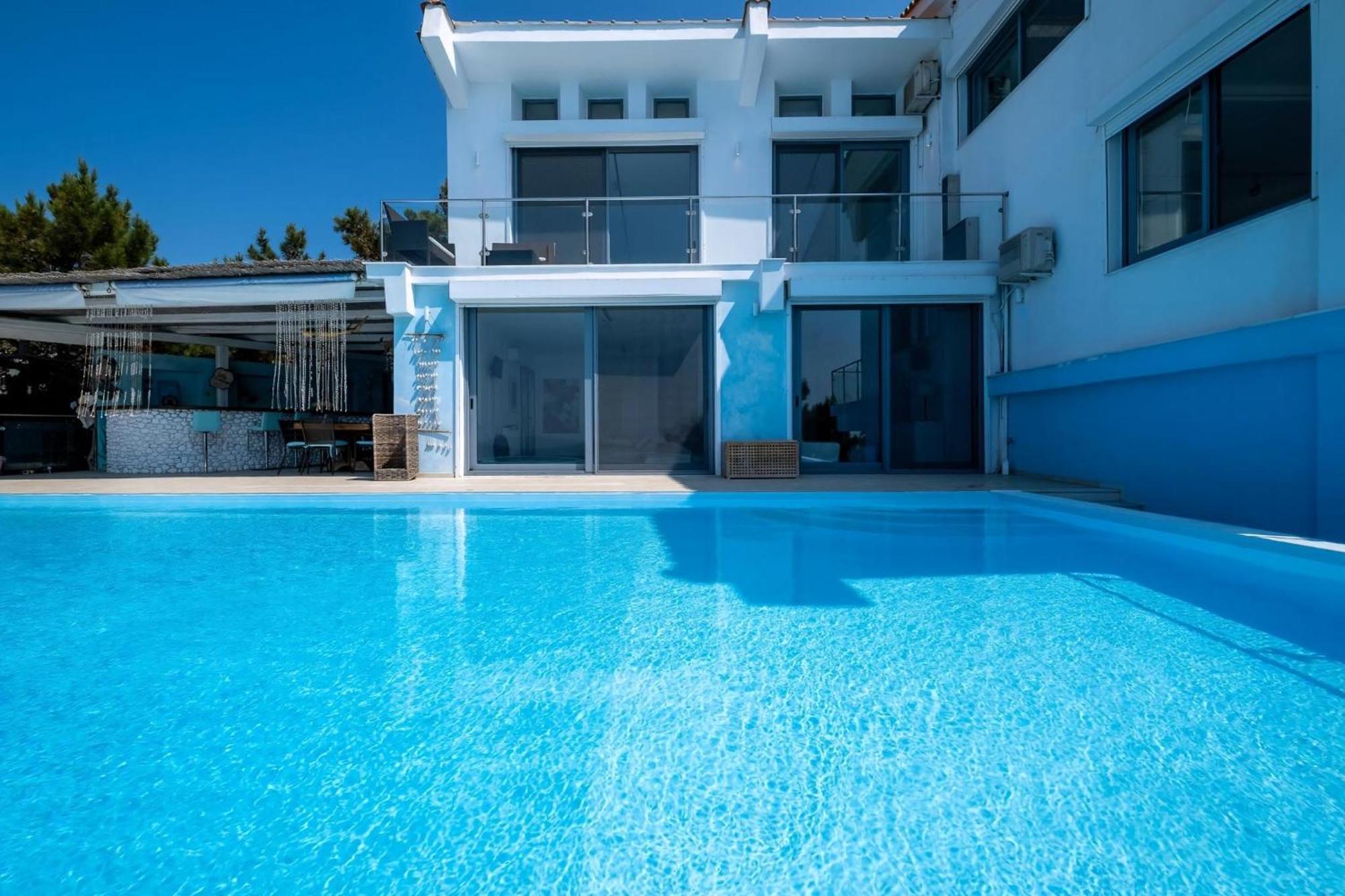 Ikaria Beachfront 7 Bedrooms Indigo Blue Haven Infinity Pool With Stunning Aegian Sea Views Gialiskari