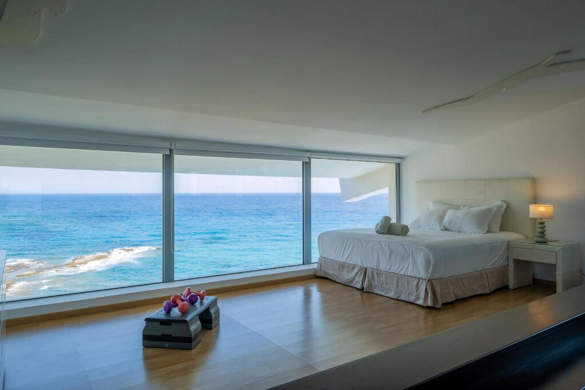 Ikaria Beachfront 7 Bedrooms Indigo Blue Haven Infinity Pool With Stunning Aegian Sea Views Gialiskari Villa