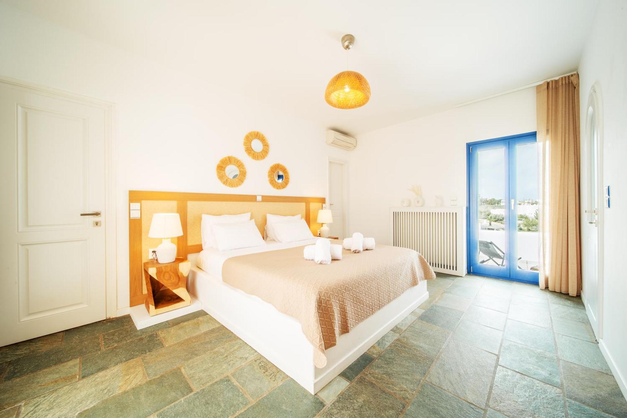 Ohana Paros