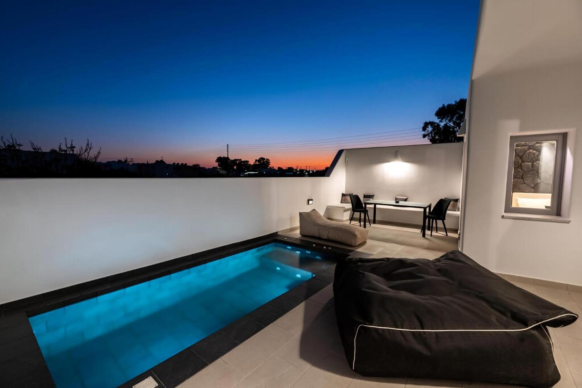 Thrilling Santorini Gauche 2 Bedrooms Furnished Sun Terrace With Private Heated Pool Perissa (Santorini)