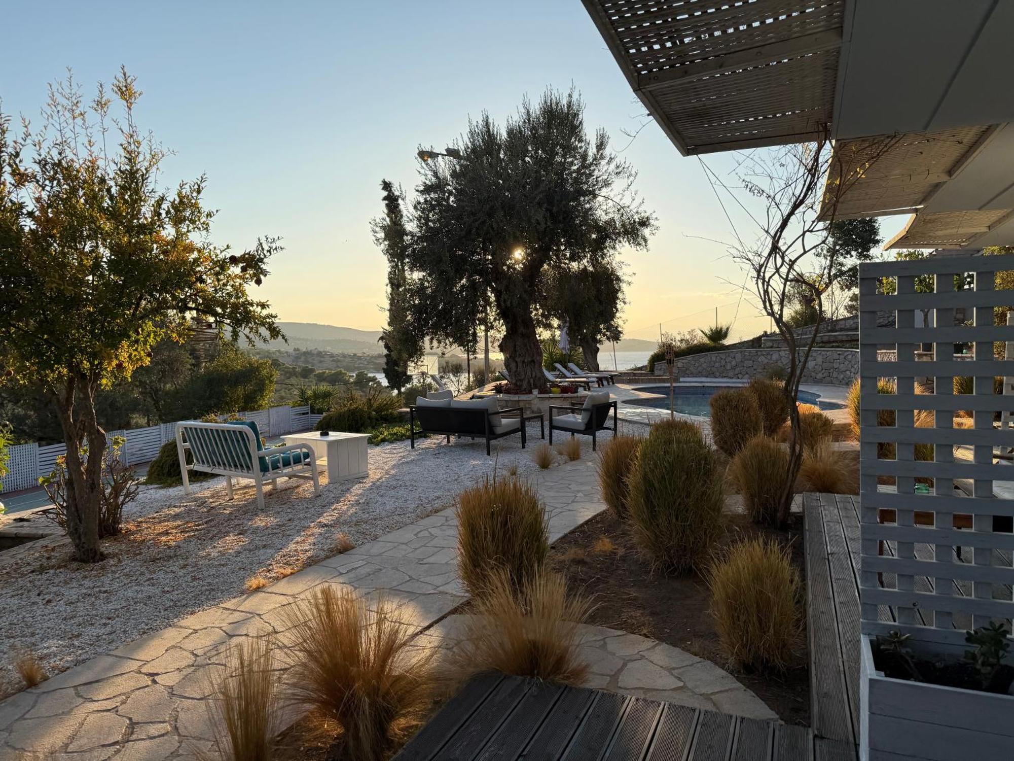 Sunny Villa