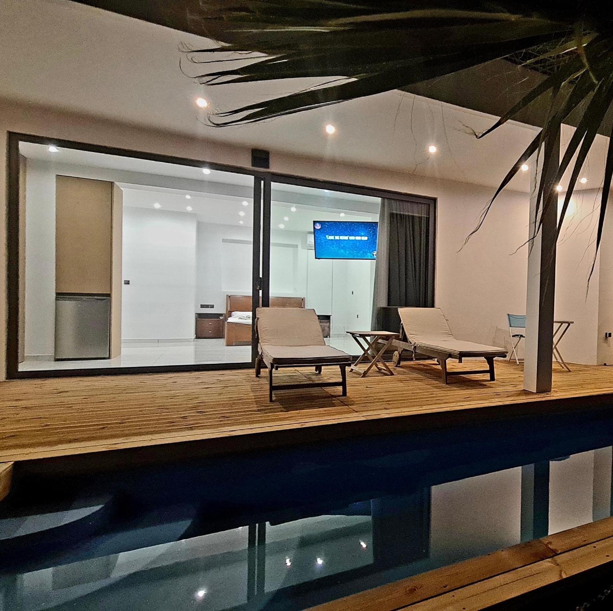 Sunny Villa