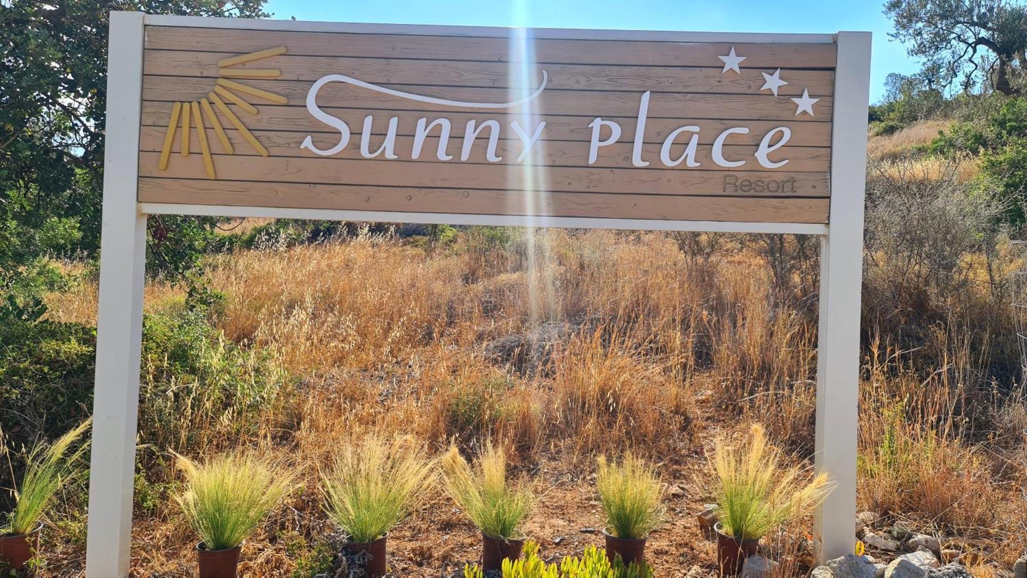 Sunny Villa *