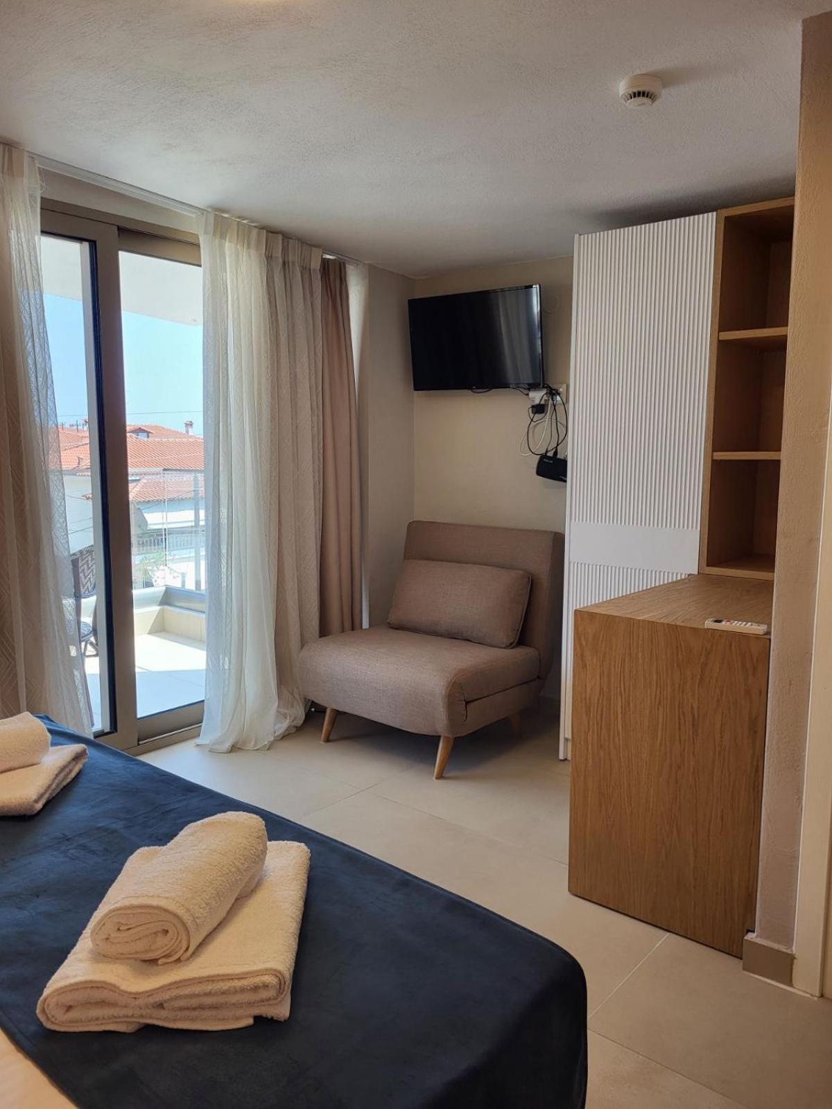 Theros Summer 2 Apartment