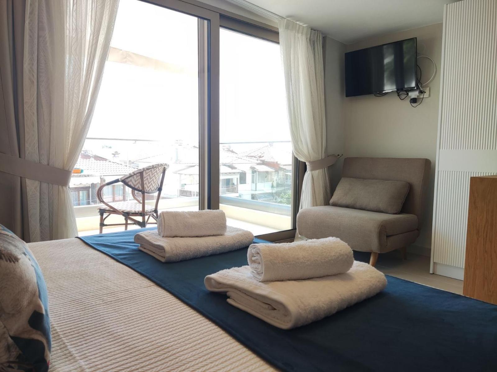 Theros Summer 2 Apartment *