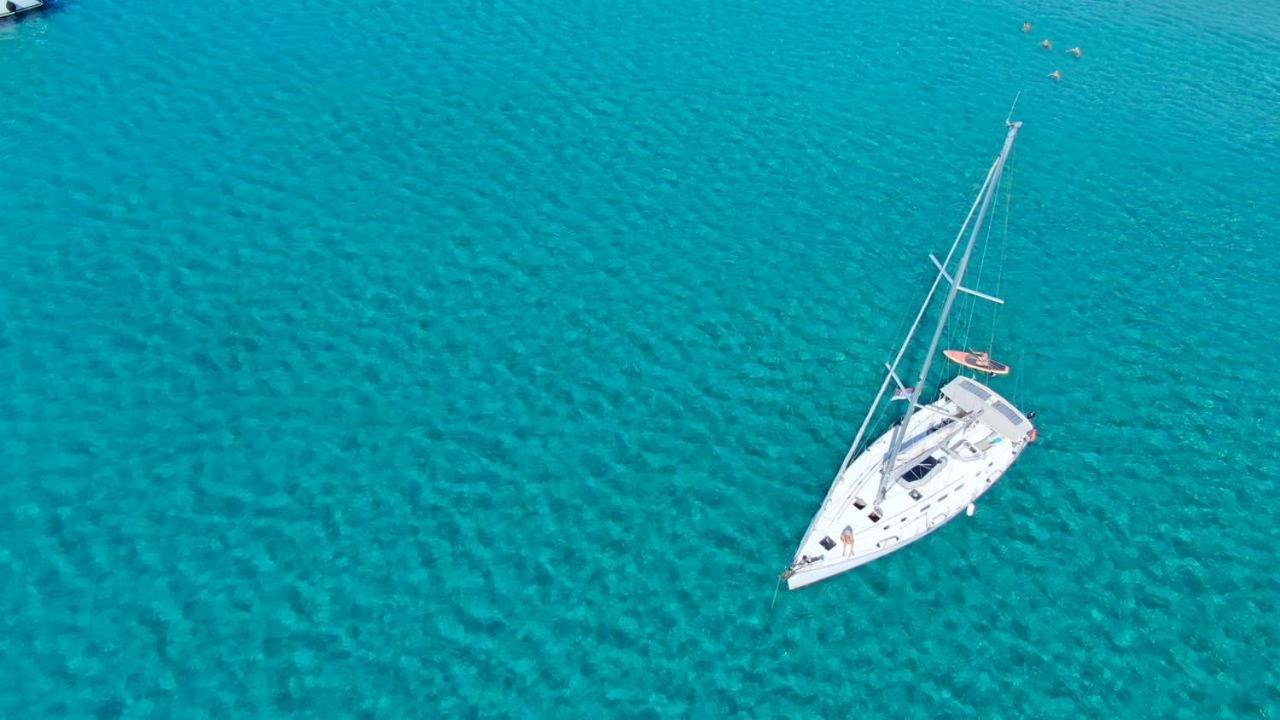 Zaba Sailing Botel