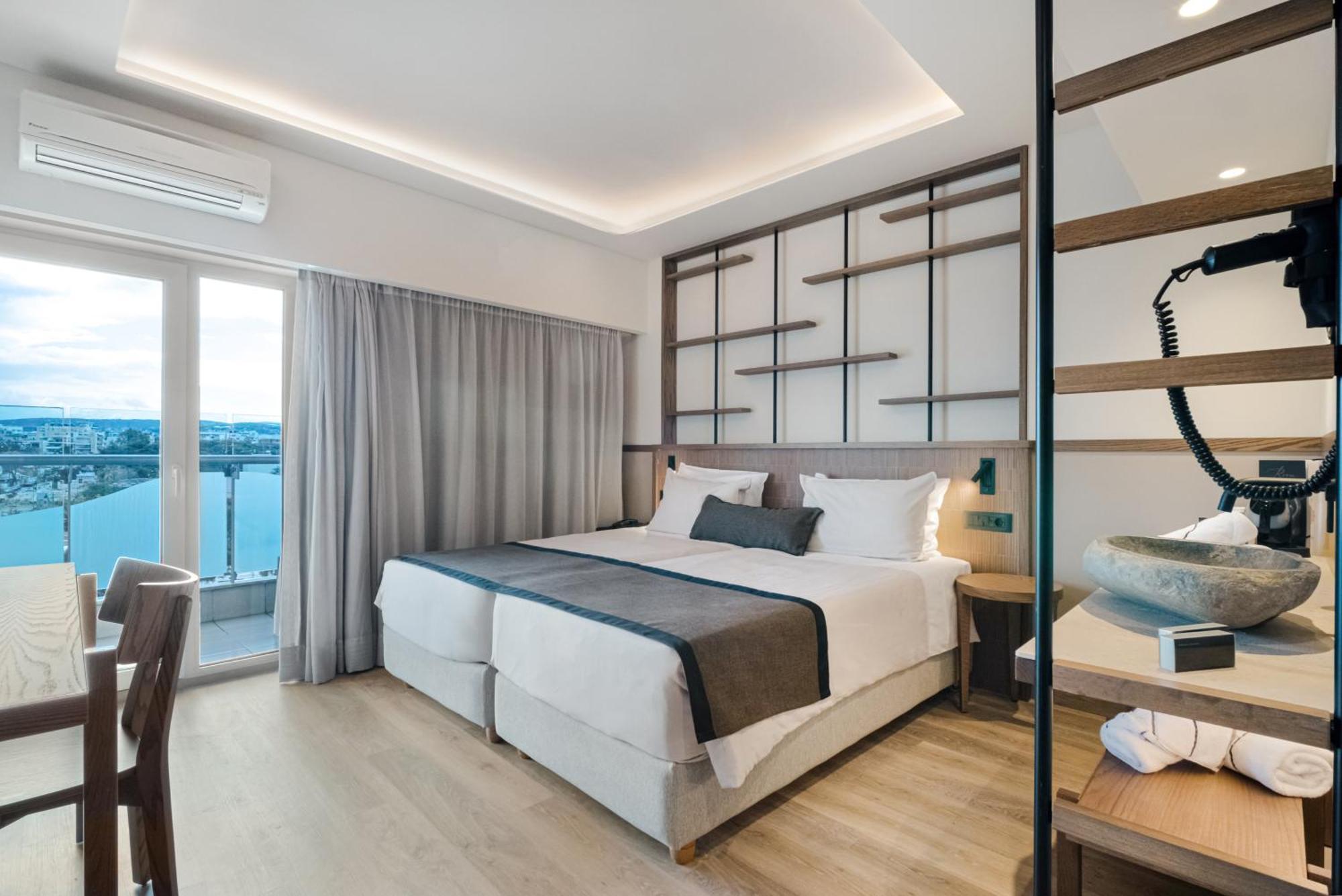 Capsis Astoria Hotel 4*