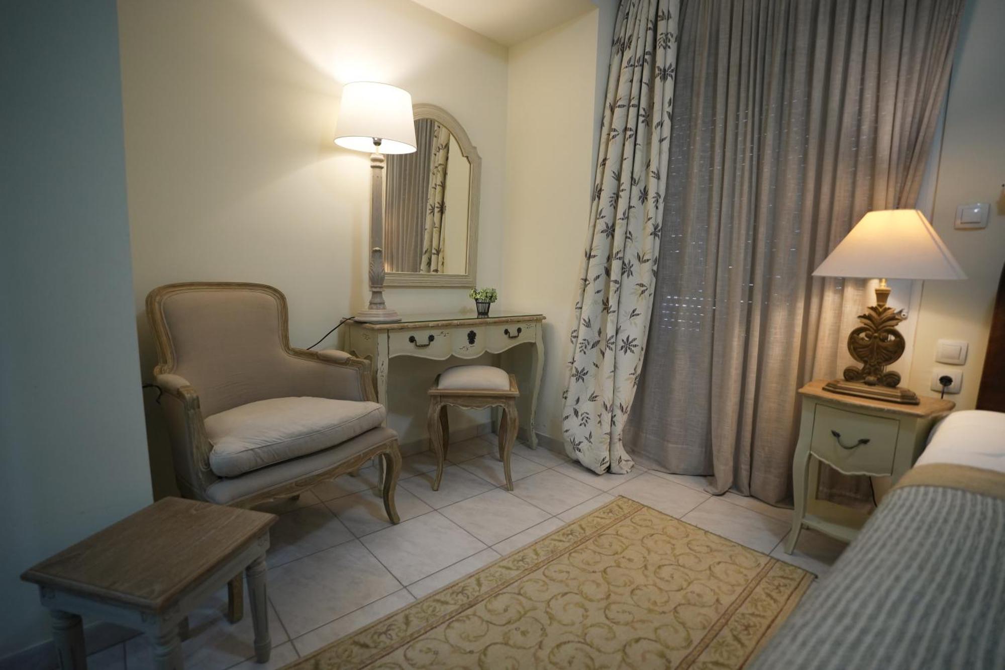 Marianna Hotel Drama