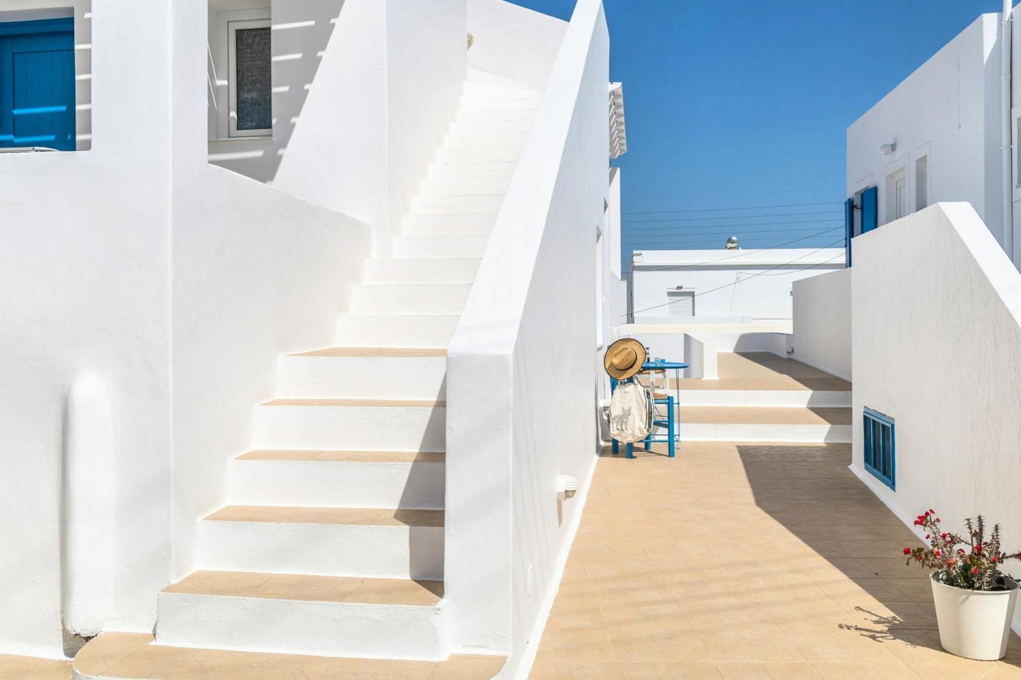 Apartment Livanios Adamantas (Milos)