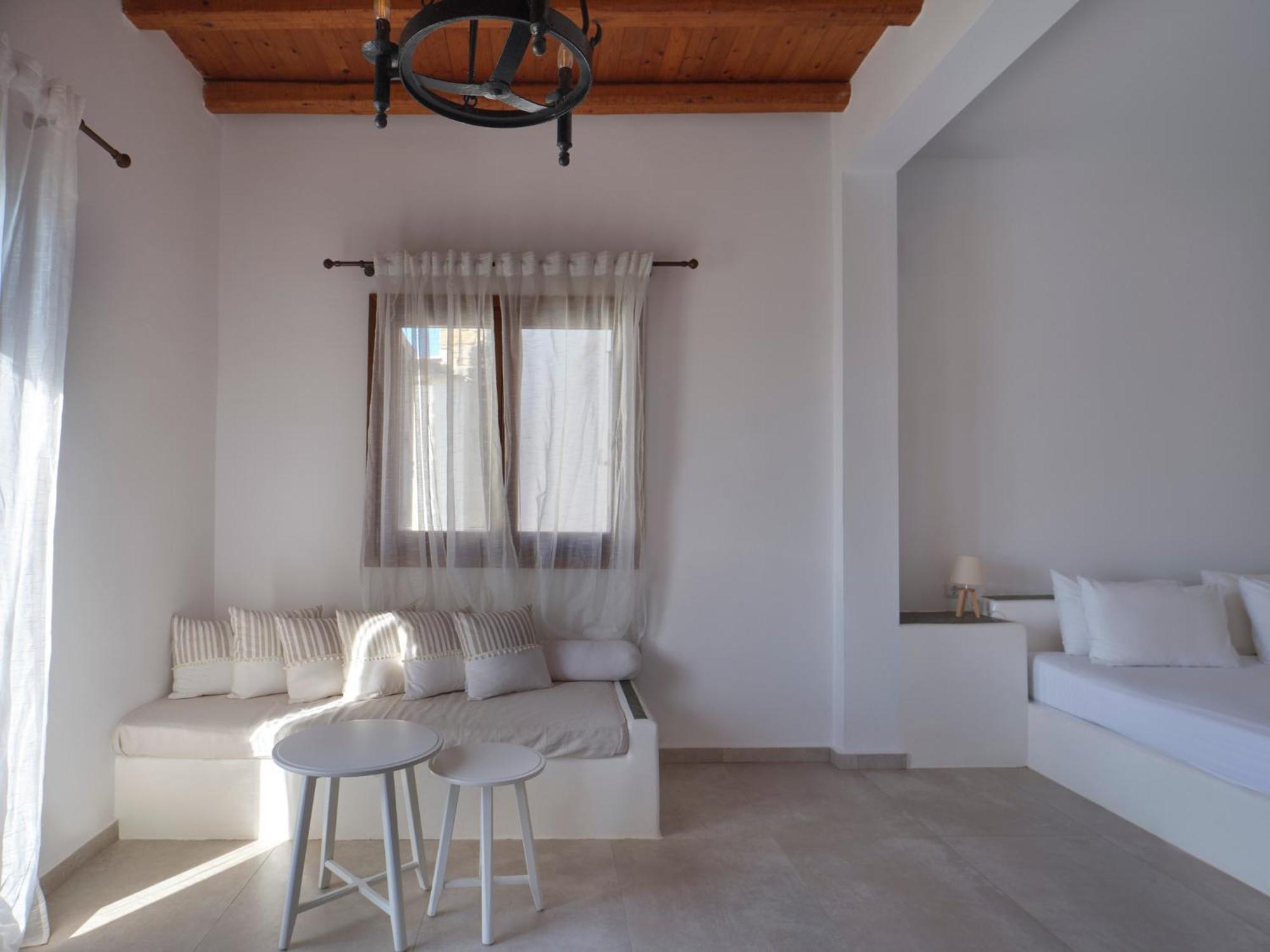 Holiday home Stone With A Sea Water Swimming Pool And A Sea And Sunset View Melissaki