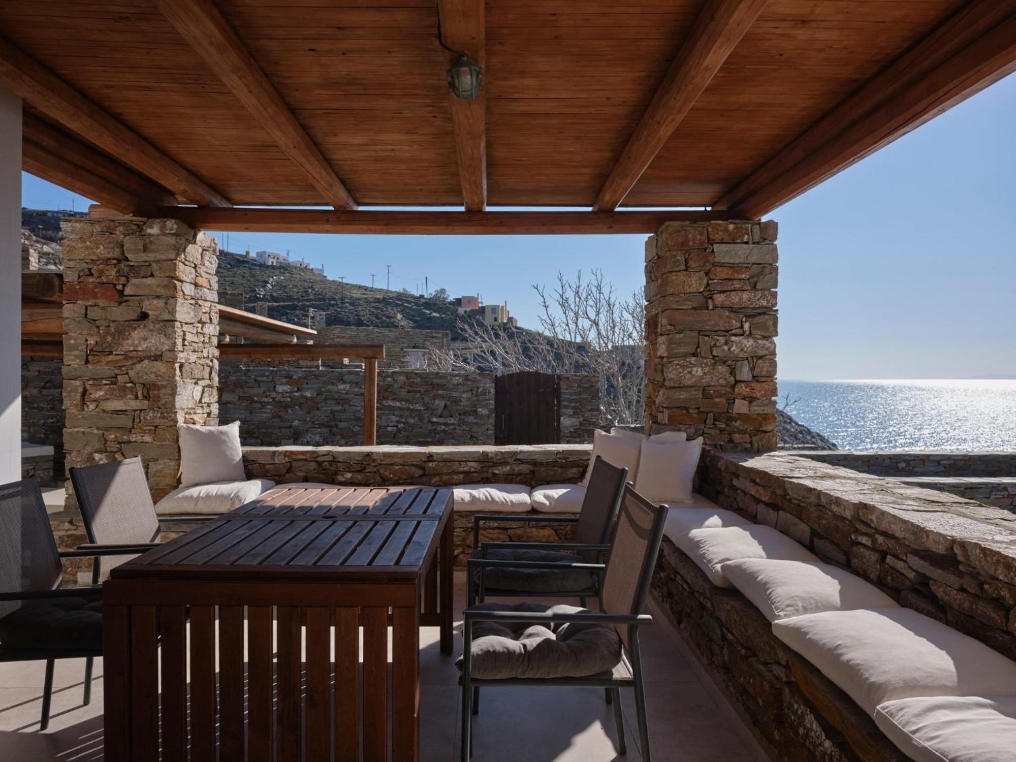 Stone With A Sea Water Swimming Pool And A Sea And Sunset View Holiday home *