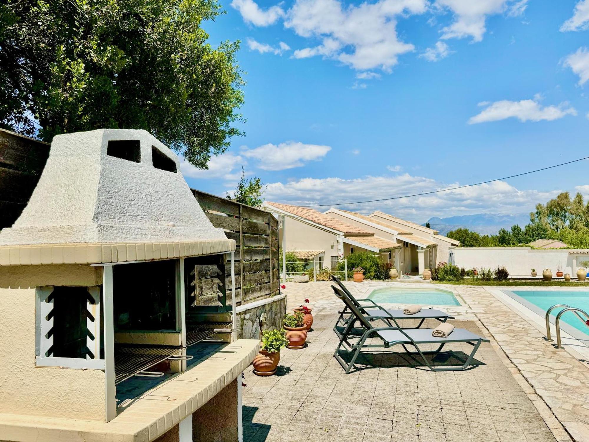 Kessar St Stephanos With Private Pool By Dadovillas *