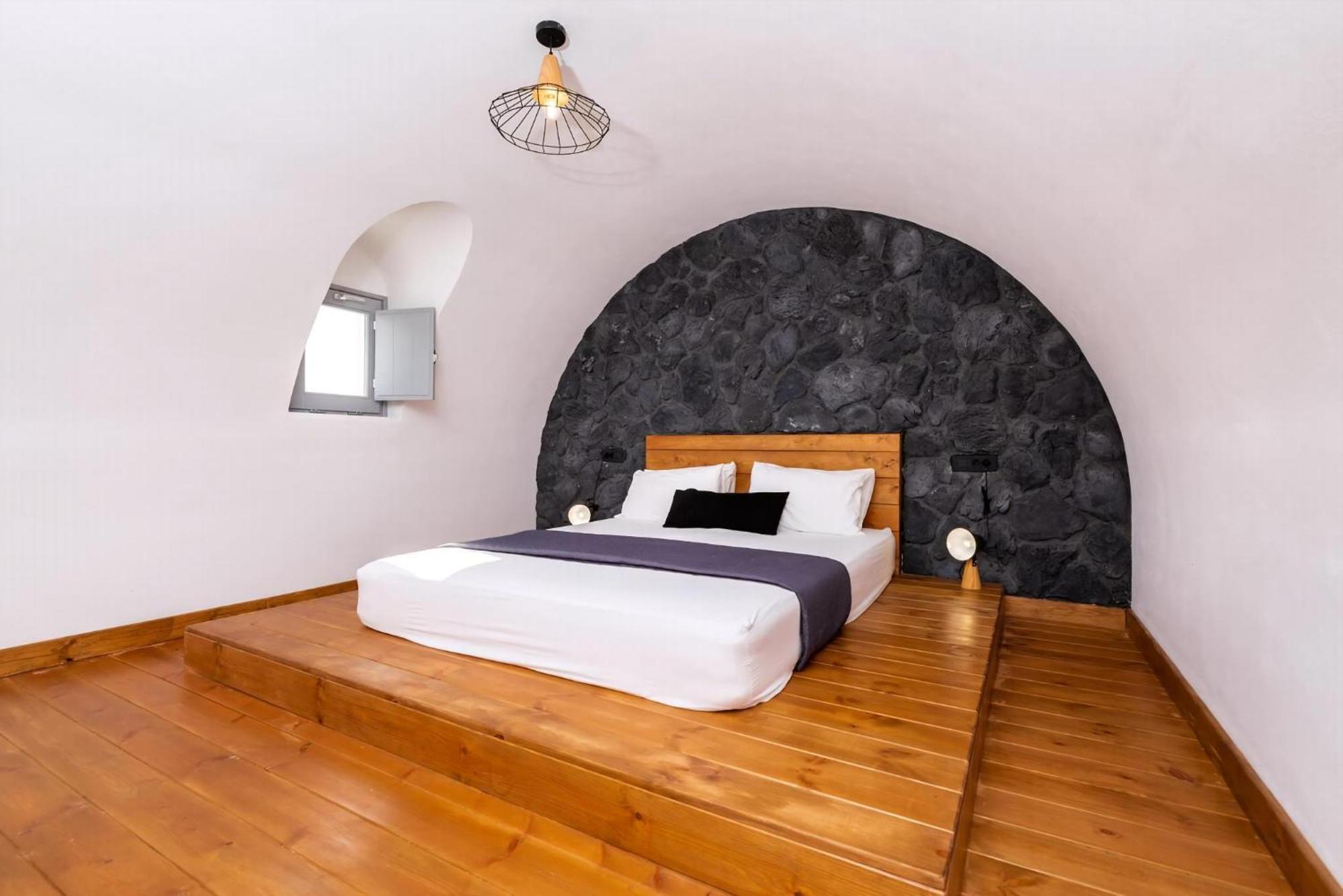 Charming Santorini 2 Bedrooms Premium Private Heated Pool Refined Interior *