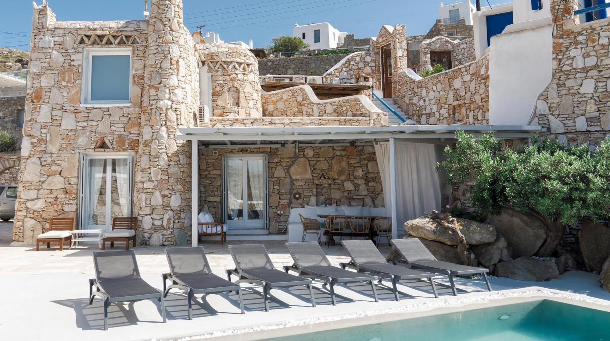 Petrinaki Villa *