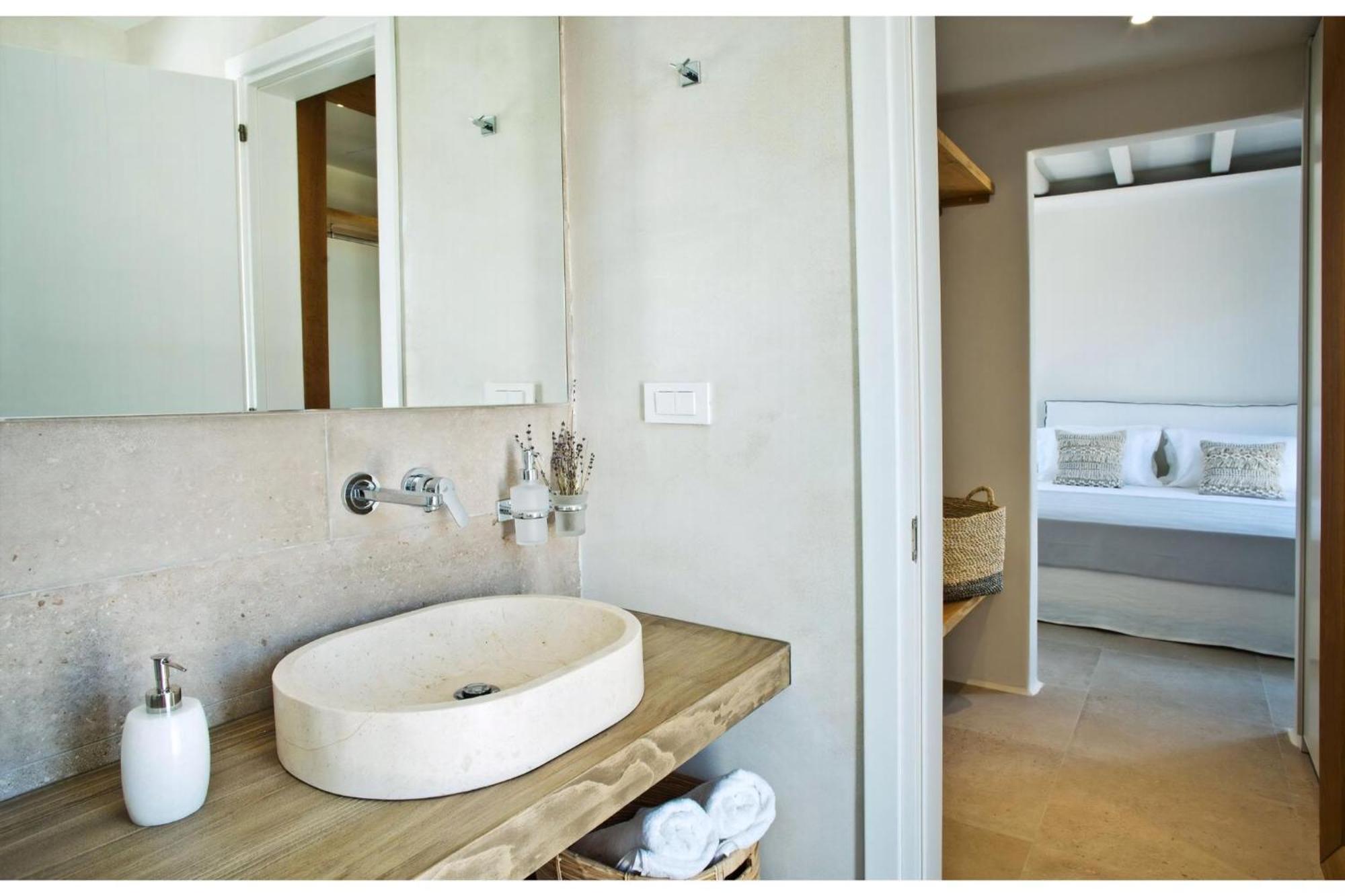 Villa La Isla Bonita: Luxury Mykonos Retreat With Sea Views *