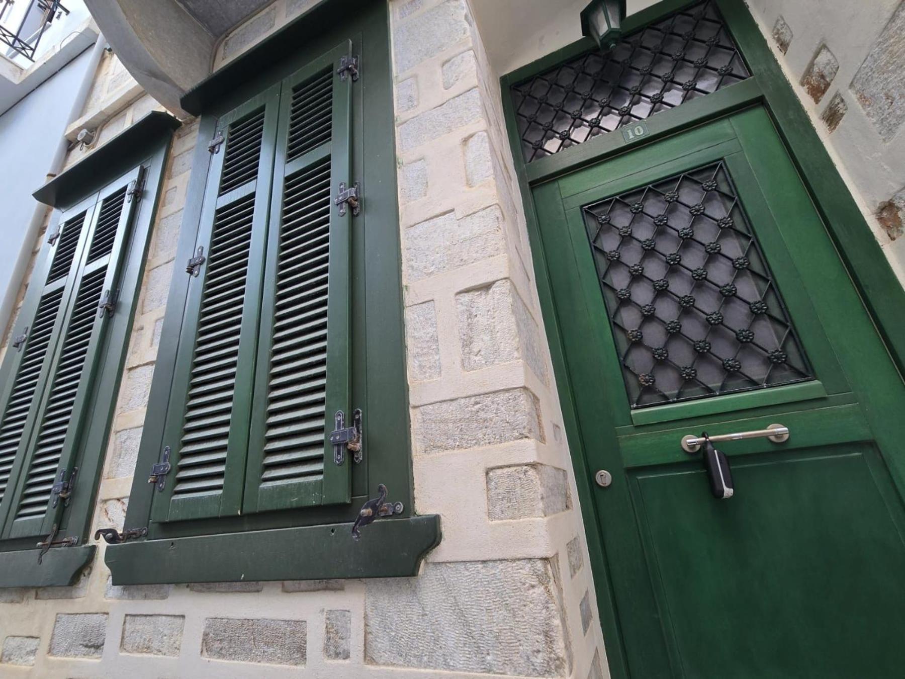 Syra & Hermes Holiday home *
