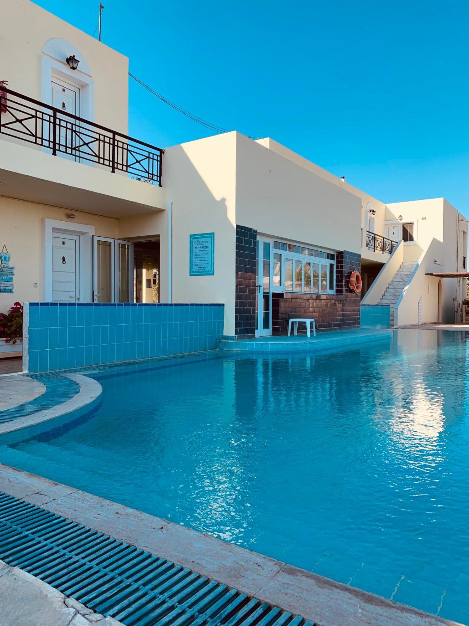 Manine Aparthotel 2*