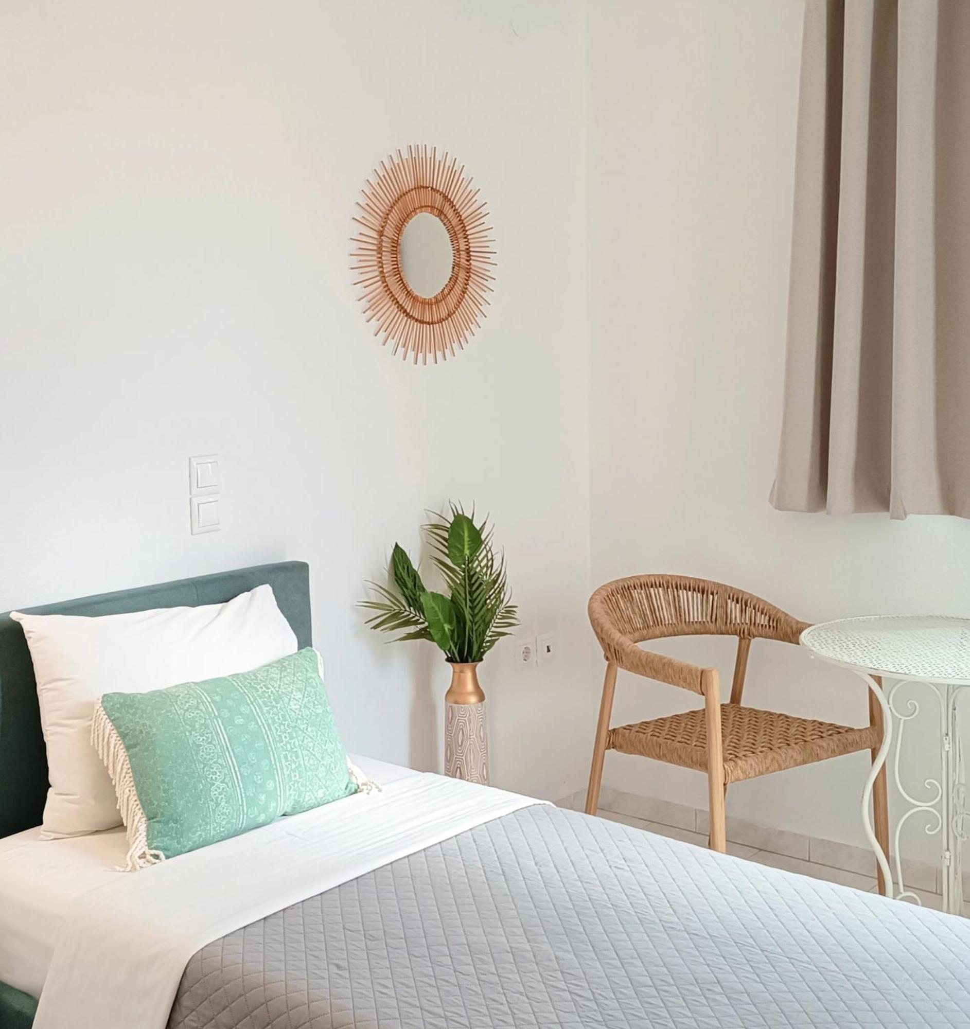 Apanema Paros Naousa (Paros)