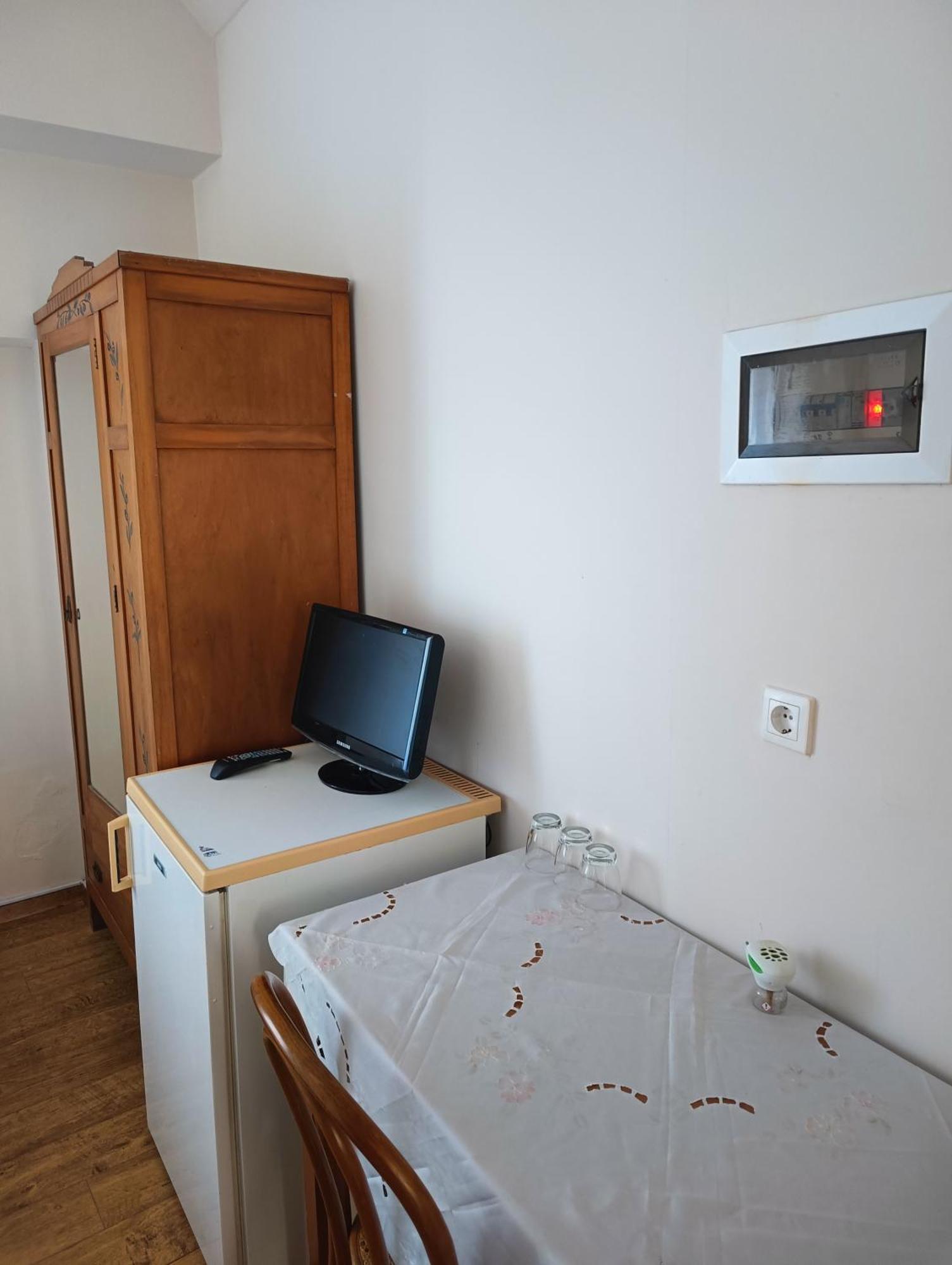 Anesis Hotel 2*