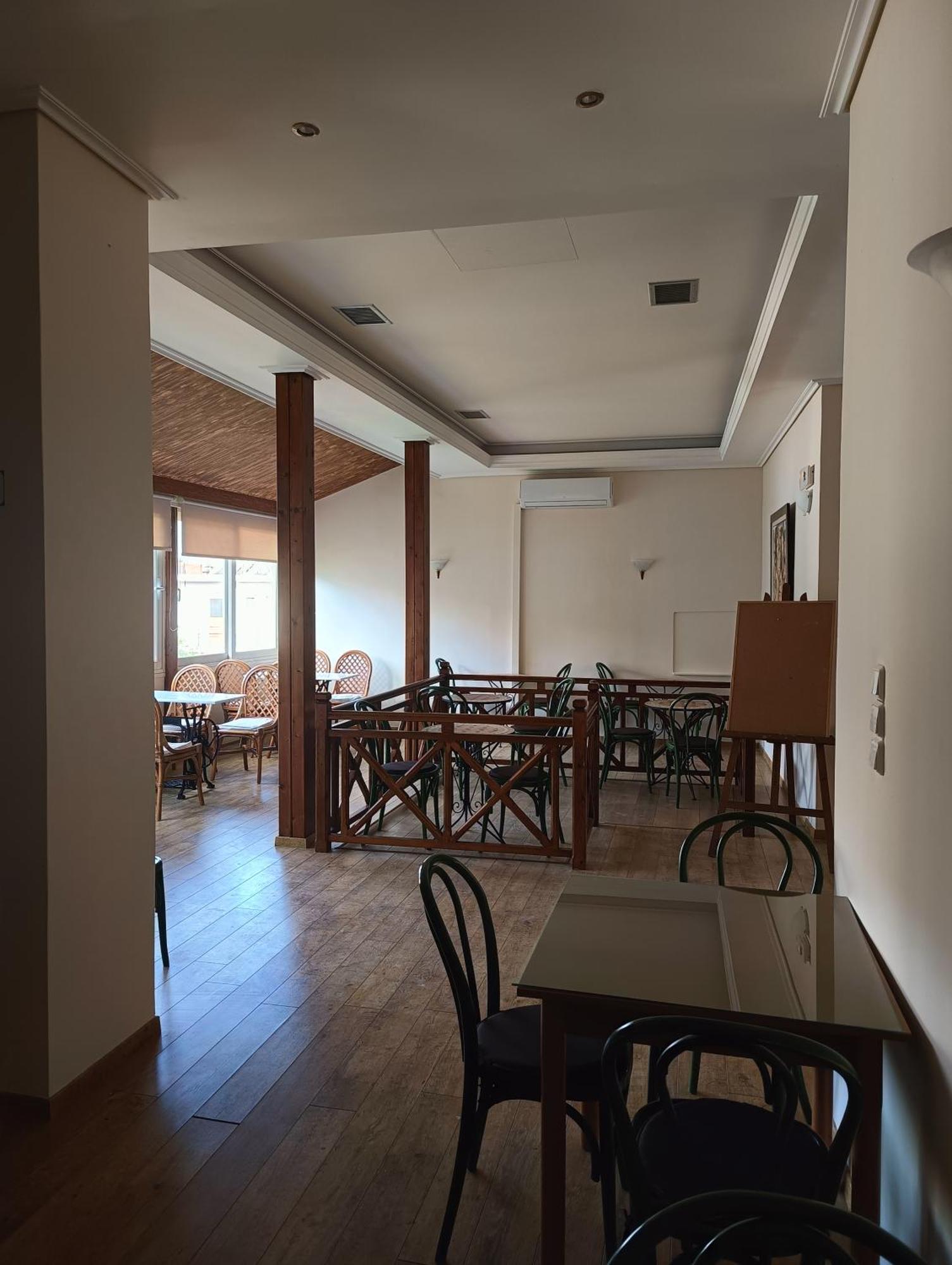 Anesis Hotel 2*