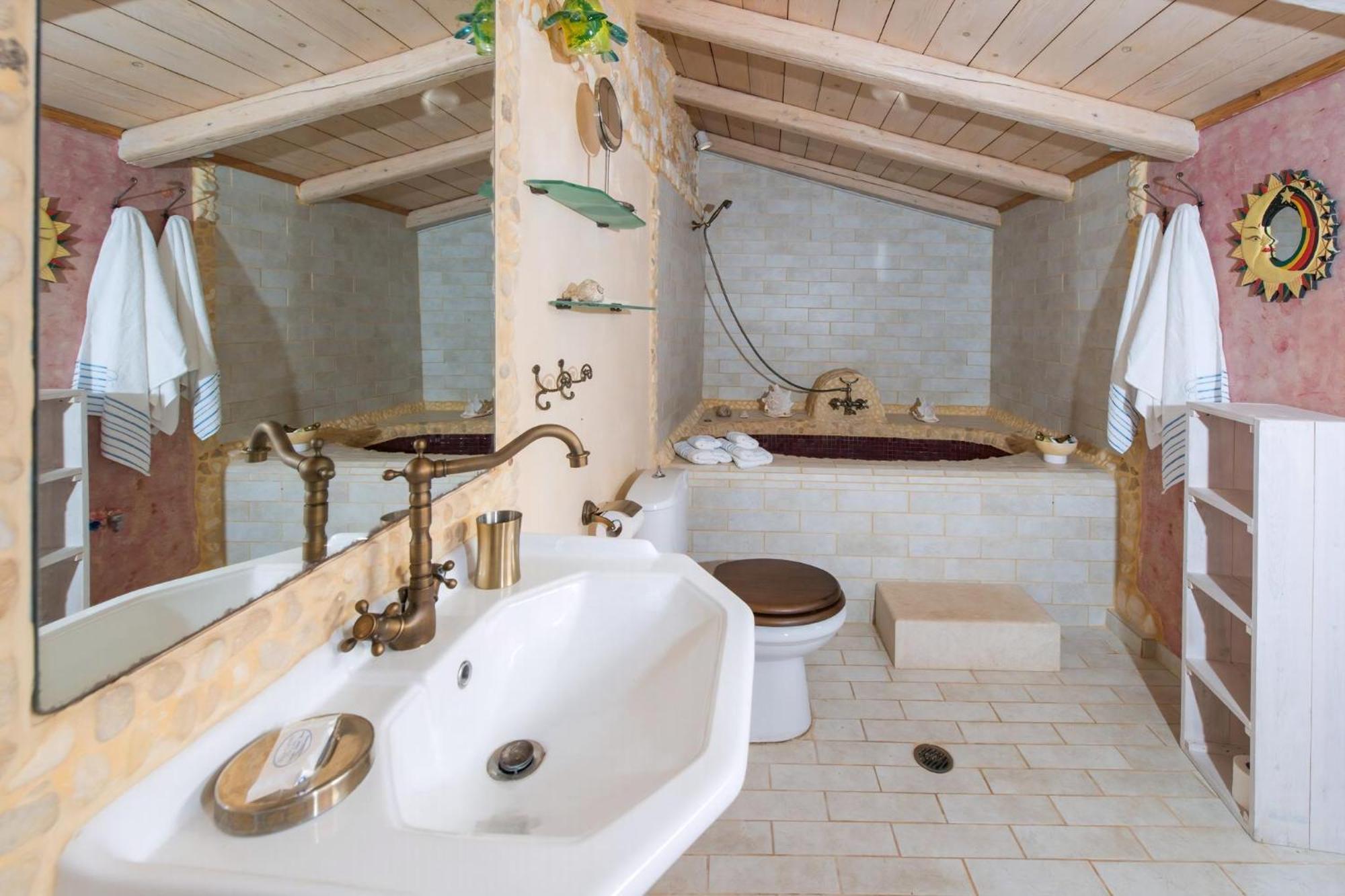 Luxury Harron 4 Bed Private Pool Agios Nikolaos Villa