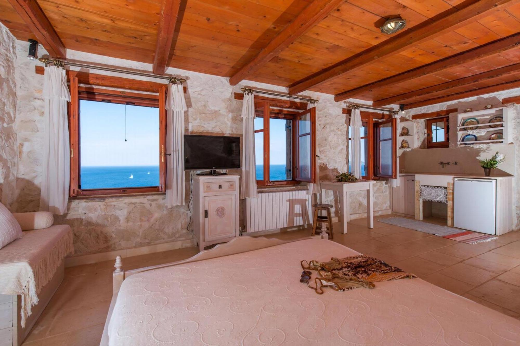 Luxury Harron 4 Bed Private Pool Agios Nikolaos Zakynthos Town