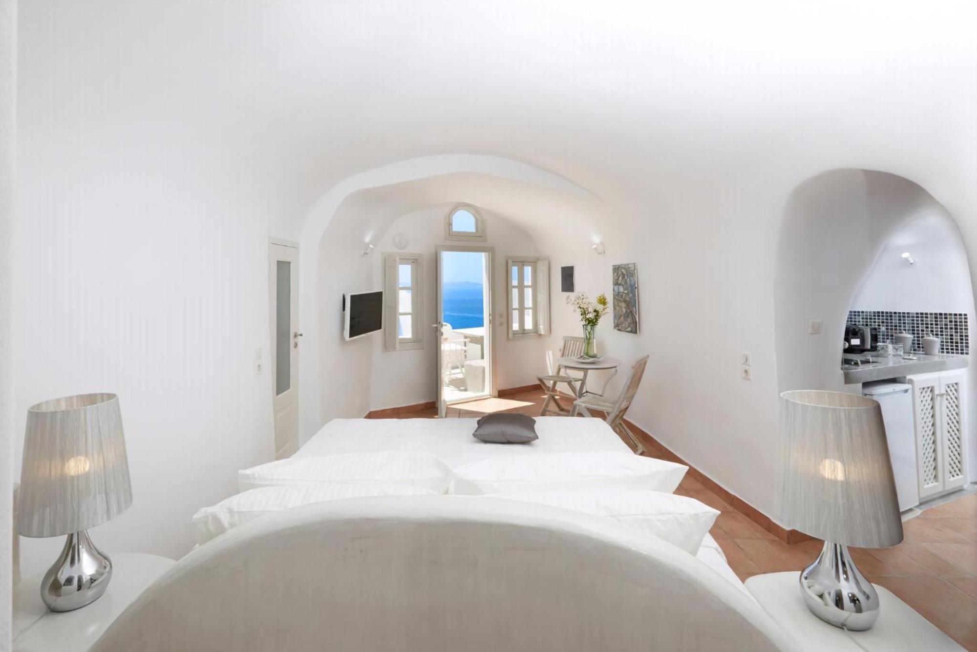 Elegant Santorini House Villa Horizon Caldera View-Outdoor Hot Tub Oia Villa *