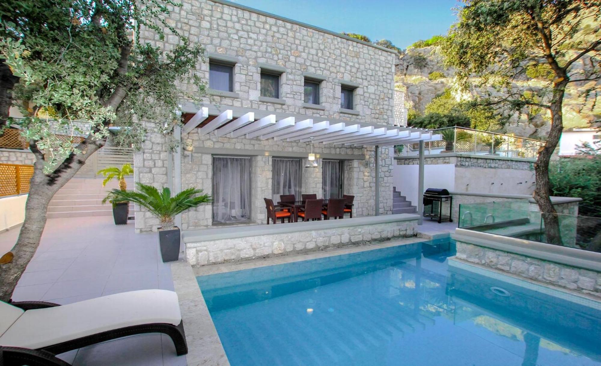 Executive Rhodes Barbie 2 Bedroom With Sea Views Pefkos